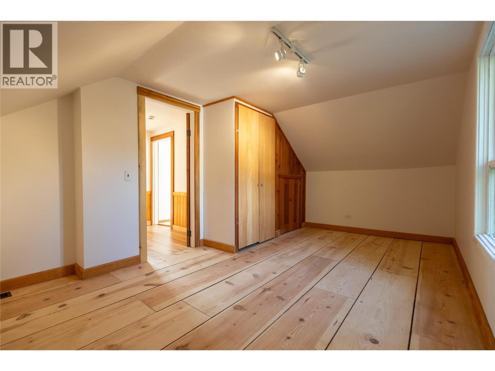 601 Richards Street, Nelson, British Columbia  V1L 5K4 - Photo 21 - 10398928