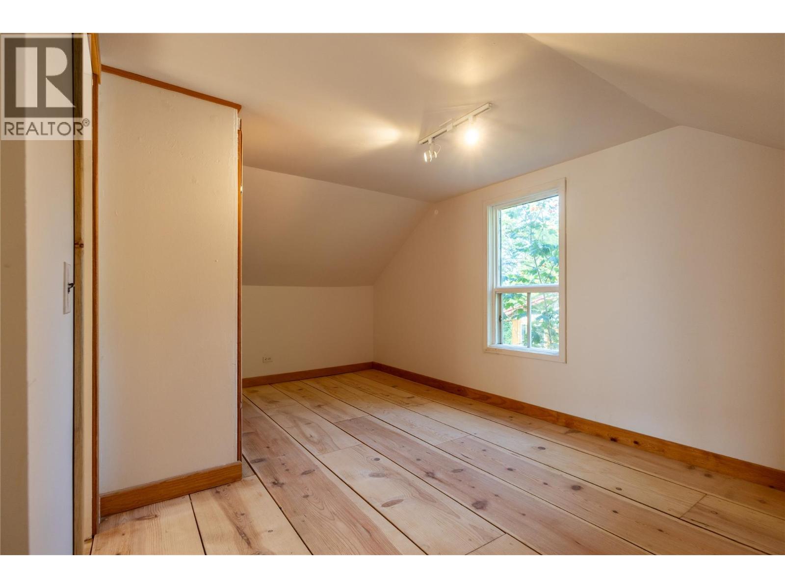 601 Richards Street, Nelson, British Columbia  V1L 5K4 - Photo 22 - 10398928