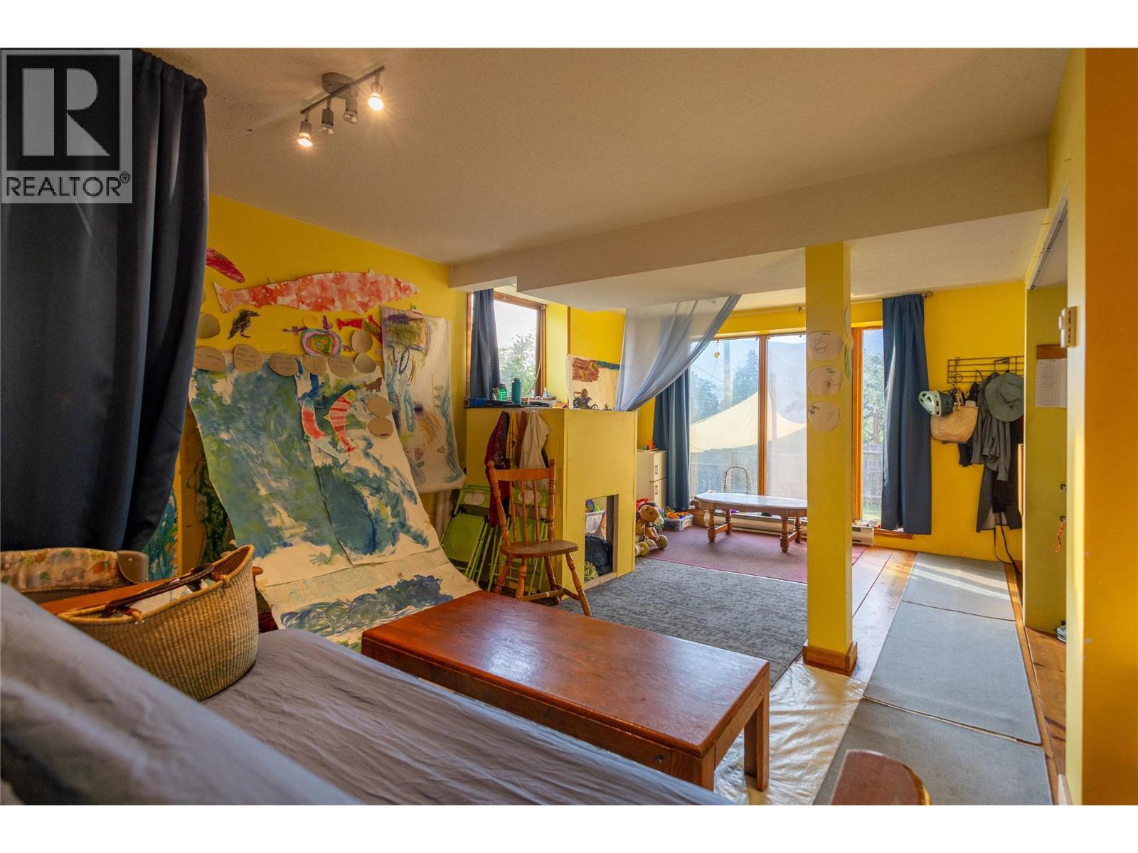 601 Richards Street, Nelson, British Columbia  V1L 5K4 - Photo 30 - 10398928