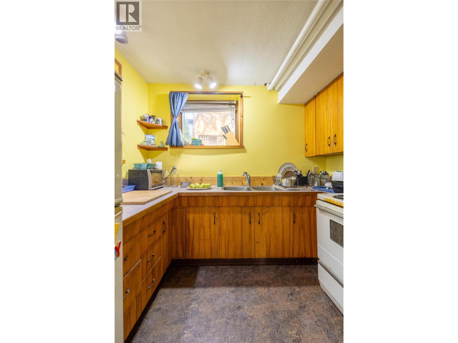 601 Richards Street, Nelson, British Columbia  V1L 5K4 - Photo 33 - 10398928