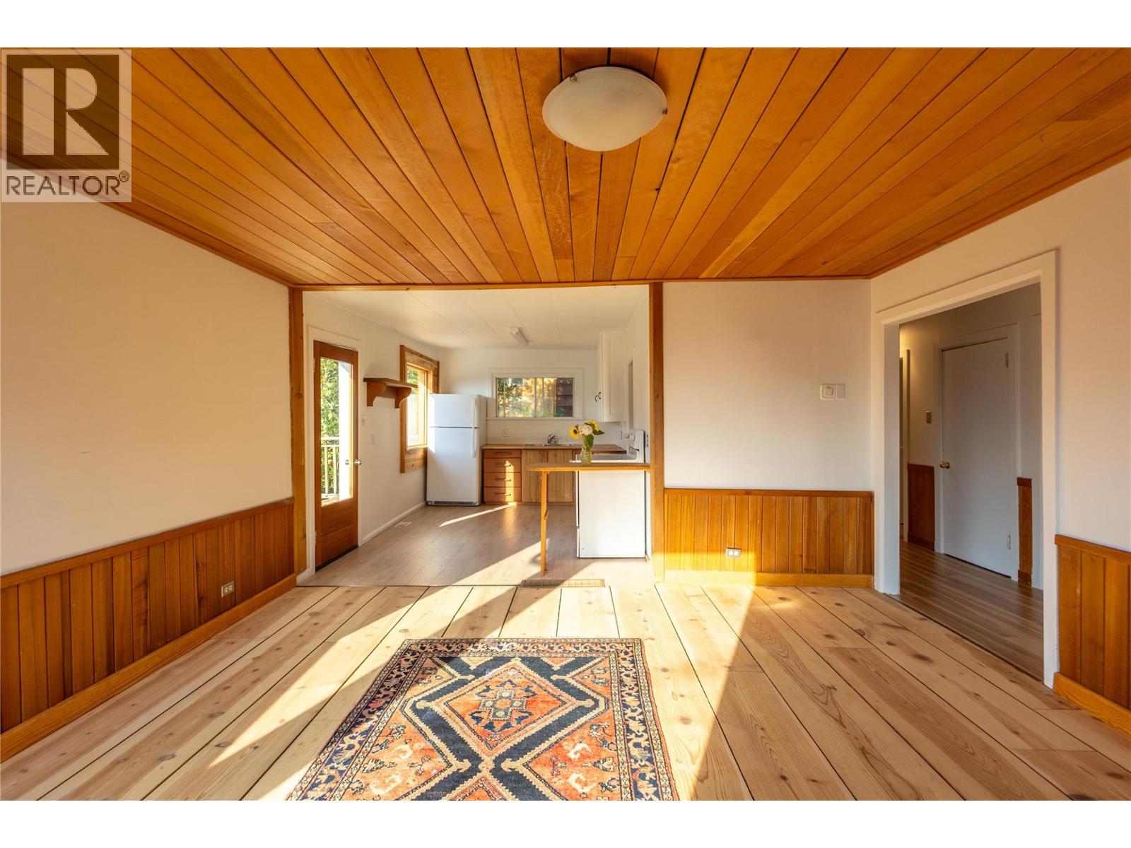 601 Richards Street, Nelson, British Columbia  V1L 5K4 - Photo 4 - 10398928