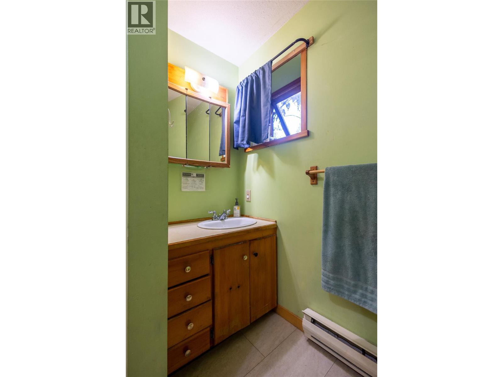 601 Richards Street, Nelson, British Columbia  V1L 5K4 - Photo 40 - 10398928