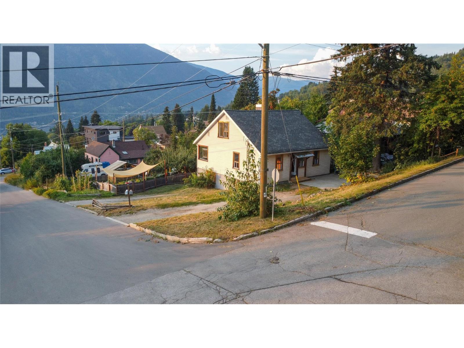 601 Richards Street, Nelson, British Columbia  V1L 5K4 - Photo 48 - 10398928