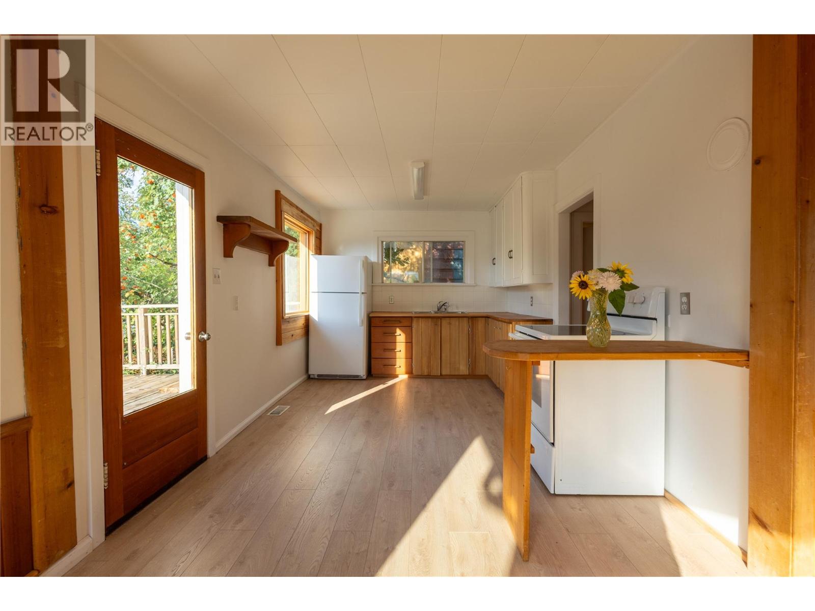 601 Richards Street, Nelson, British Columbia  V1L 5K4 - Photo 7 - 10398928