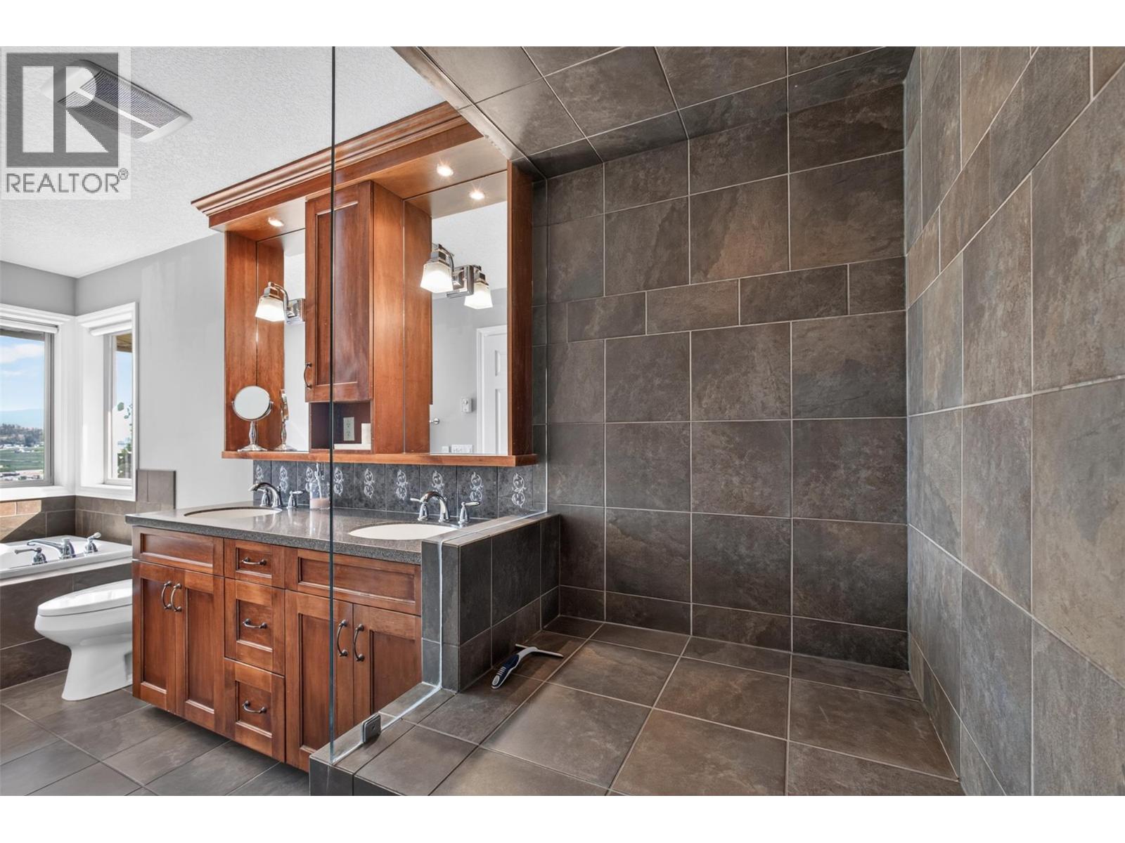 155 Terrace Hill Court, Kelowna, British Columbia  V1V 2T2 - Photo 45 - 10398847