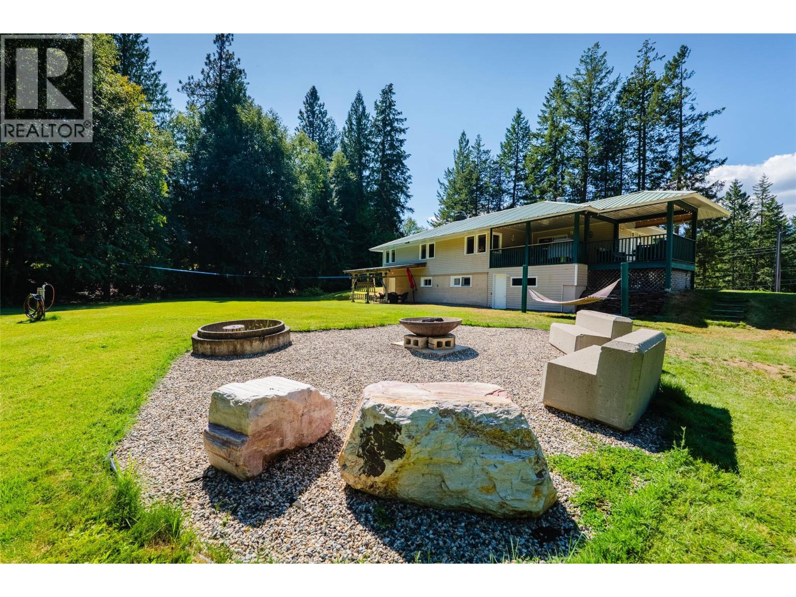 852 Riondel Road, Riondel, British Columbia  V0B 1X0 - Photo 10 - 10398571