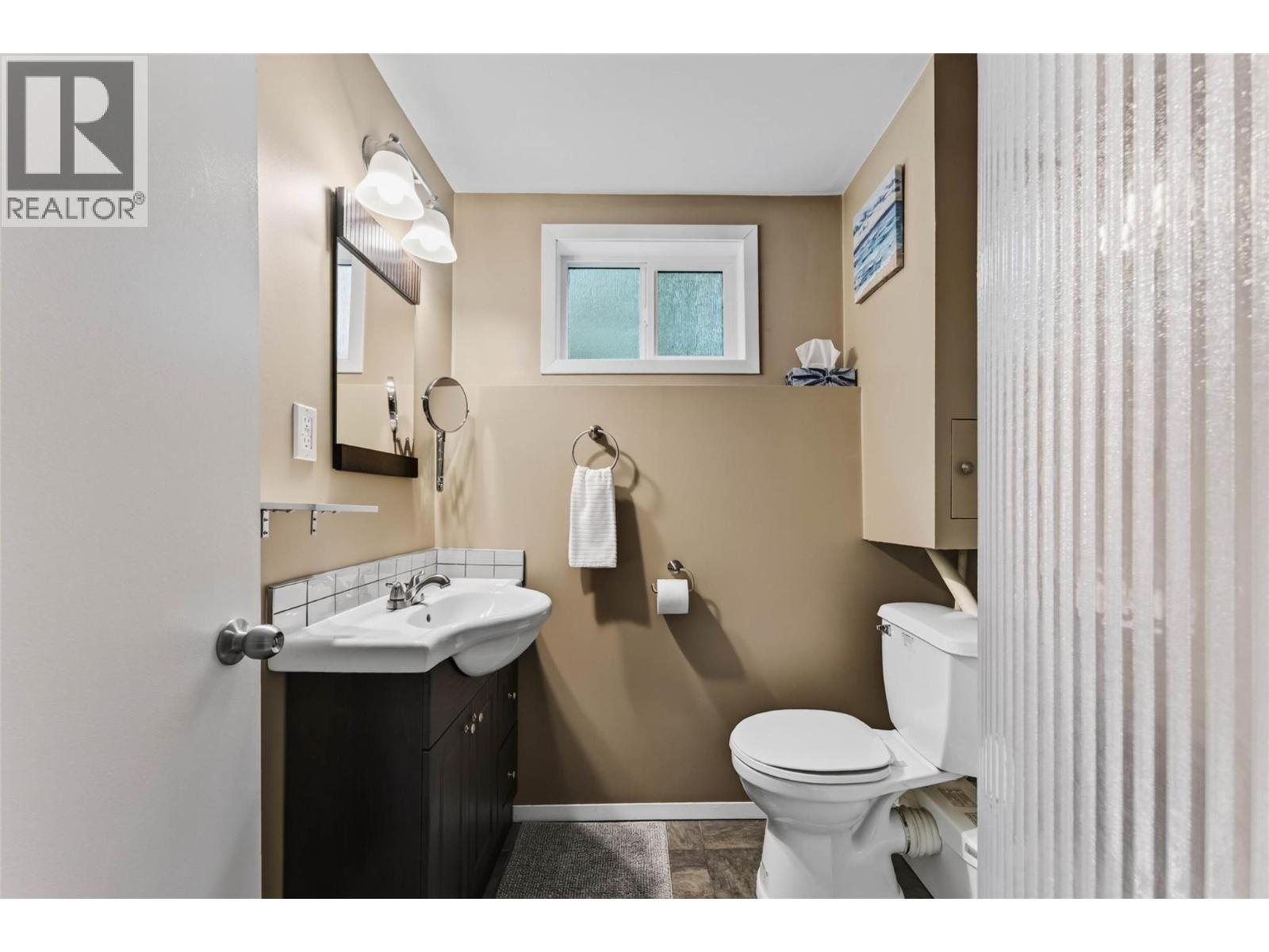 852 Riondel Road, Riondel, British Columbia  V0B 1X0 - Photo 43 - 10398571