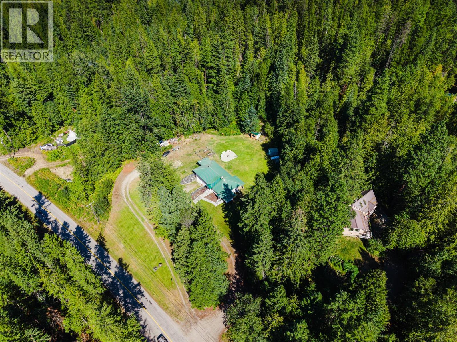 852 Riondel Road, Riondel, British Columbia  V0B 1X0 - Photo 5 - 10398571