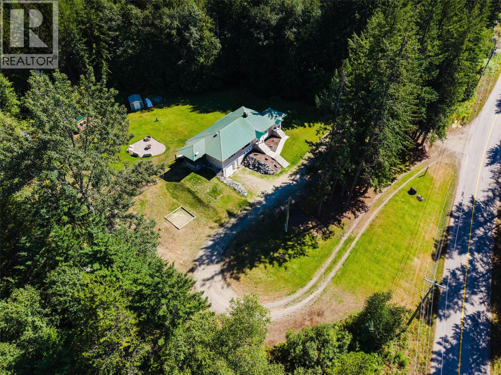 852 Riondel Road, Riondel, British Columbia  V0B 1X0 - Photo 8 - 10398571