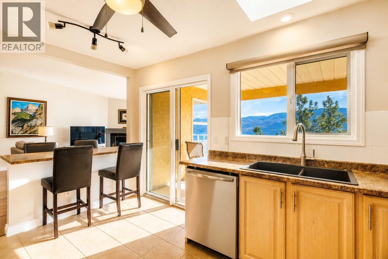 4450 Ponderosa Drive Unit# 204, Peachland, British Columbia  V0H 1X5 - Photo 5 - 10398969