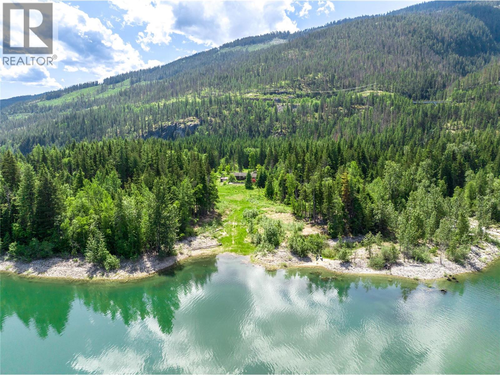 4200 Highway 23 South Highway S, Revelstoke, British Columbia  V0E 2S0 - Photo 3 - 10398952