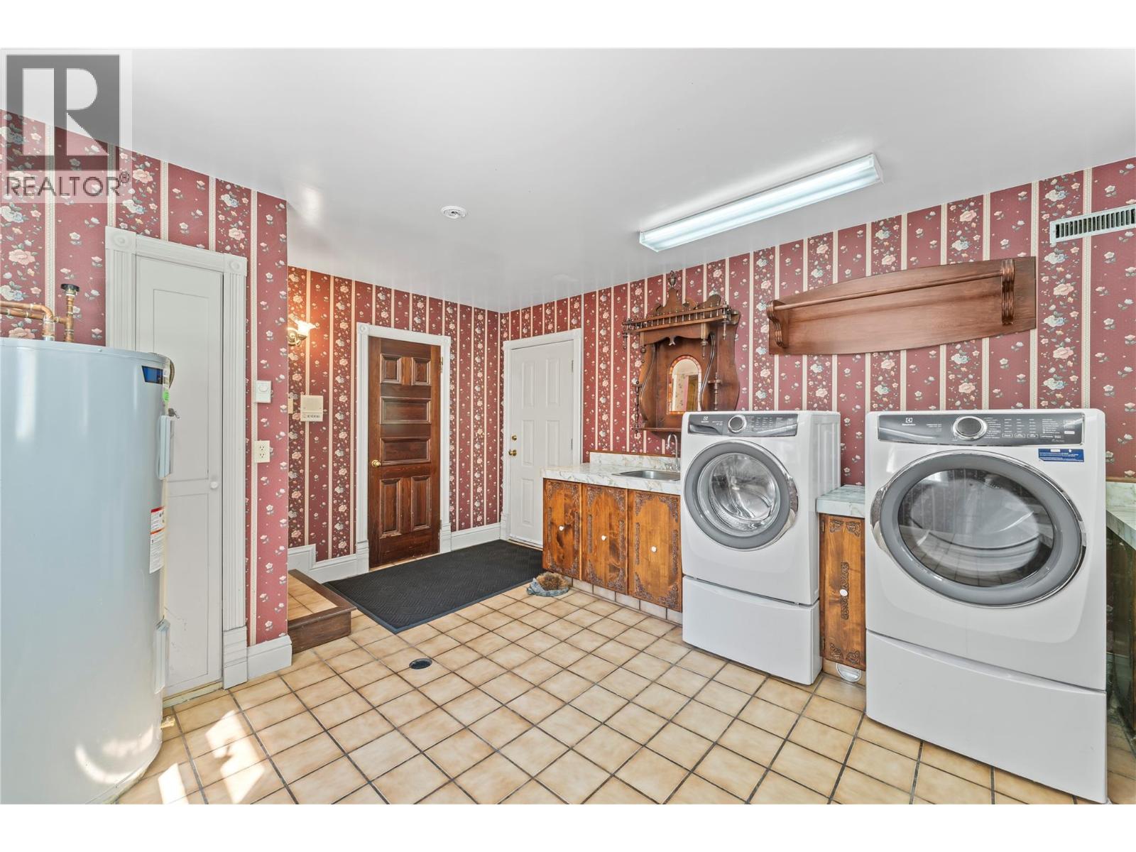 4345 June Springs Road, Kelowna, British Columbia  V1W 4C8 - Photo 27 - 10395937