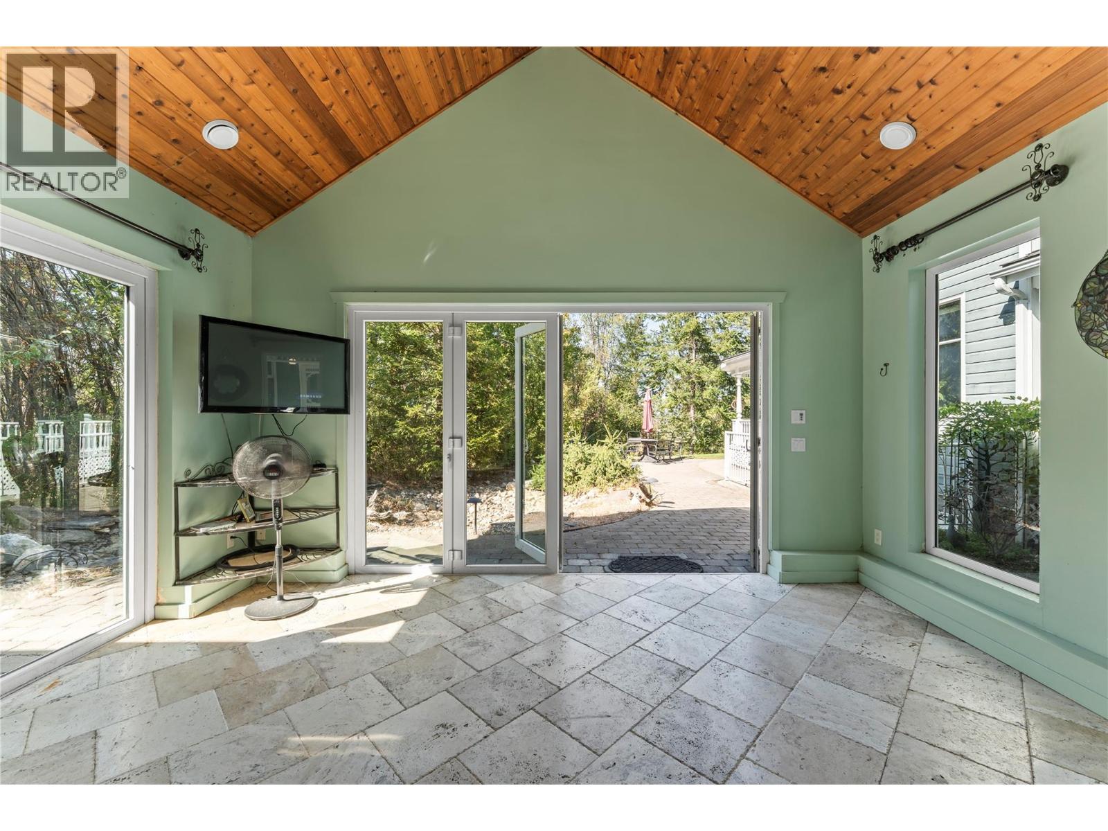 4345 June Springs Road, Kelowna, British Columbia  V1W 4C8 - Photo 72 - 10395937