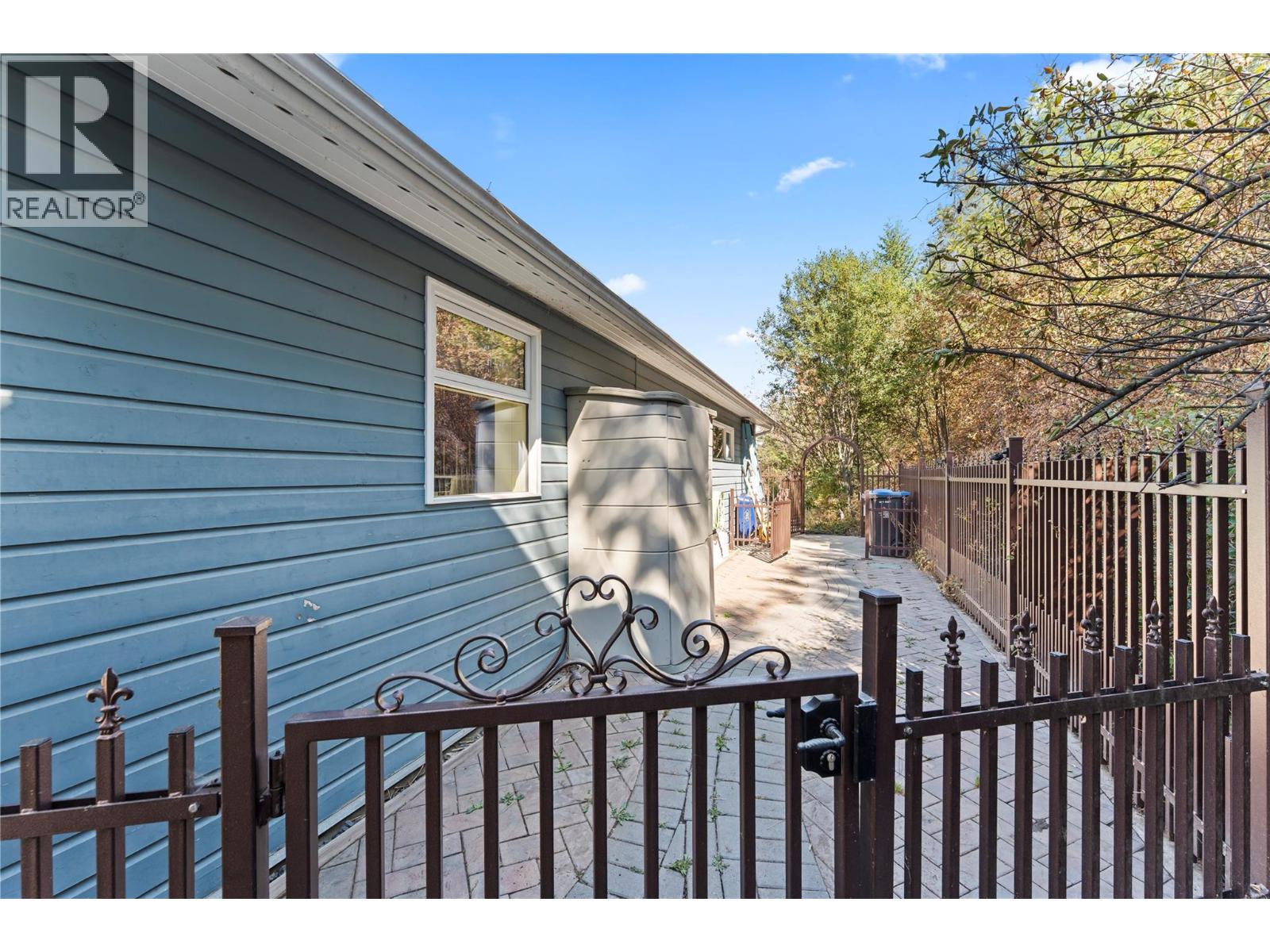 4345 June Springs Road, Kelowna, British Columbia  V1W 4C8 - Photo 81 - 10395937
