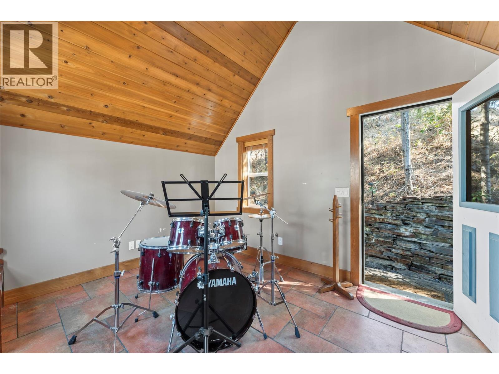4345 June Springs Road, Kelowna, British Columbia  V1W 4C8 - Photo 84 - 10395937