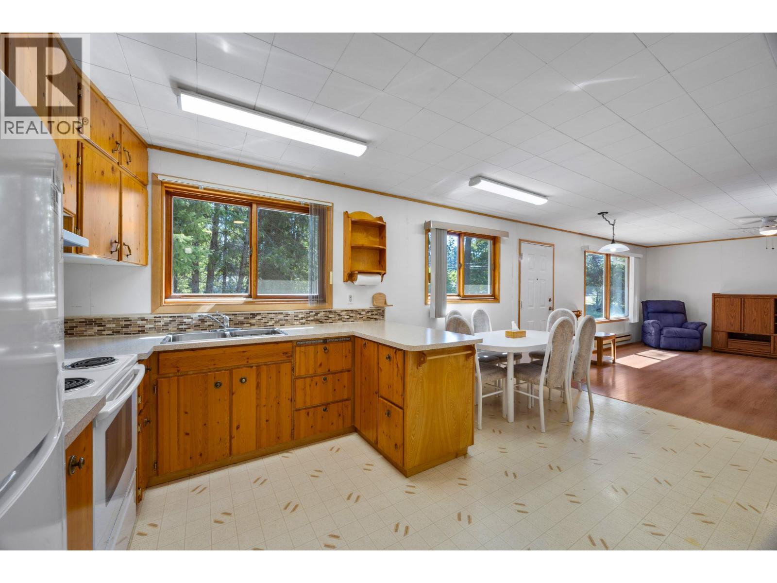 4264 Dunsmuir Road, Barriere, British Columbia  V0E 1E0 - Photo 5 - 10399052