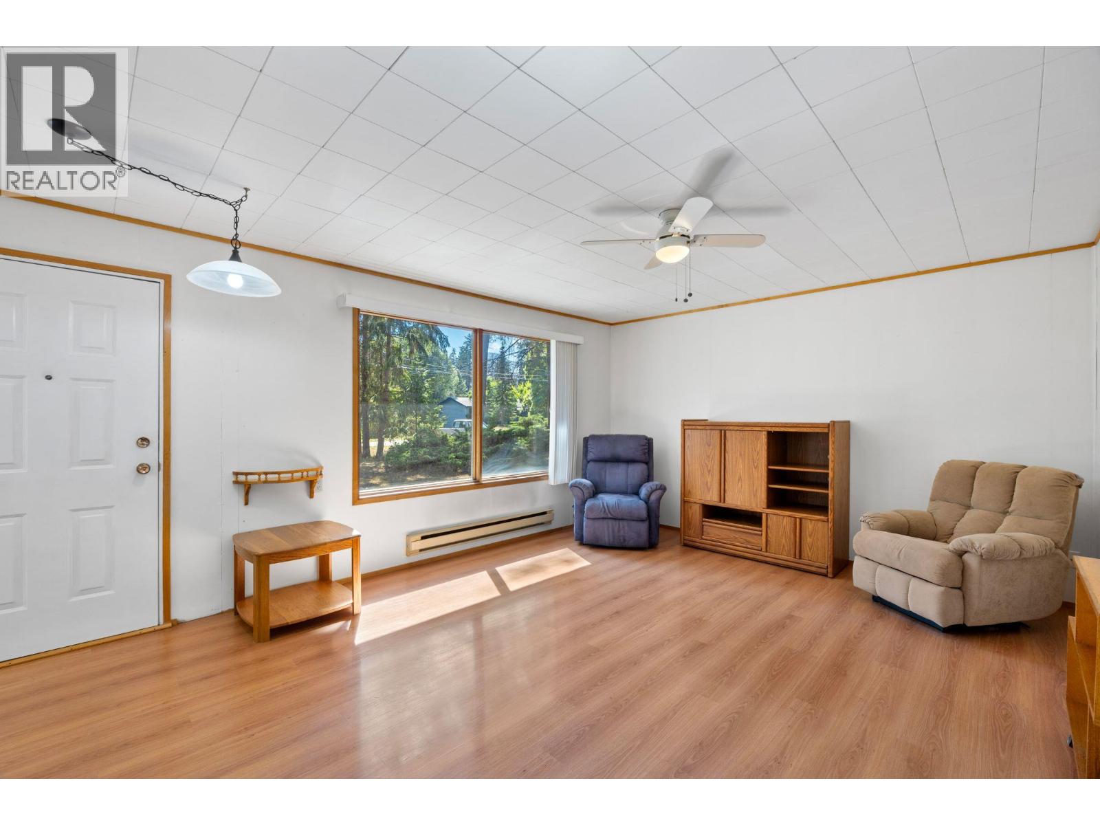 4264 Dunsmuir Road, Barriere, British Columbia  V0E 1E0 - Photo 9 - 10399052