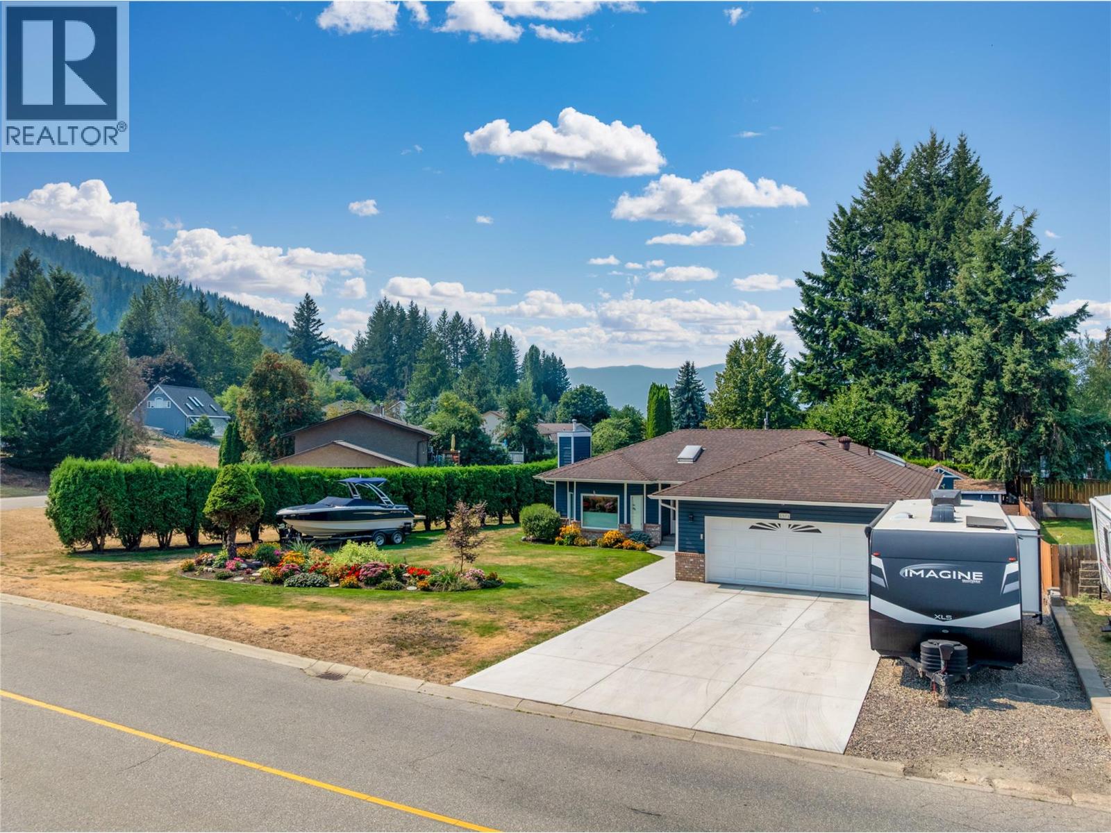 1571 17 Street Se, Salmon Arm, British Columbia  V1E 2M6 - Photo 2 - 10399045