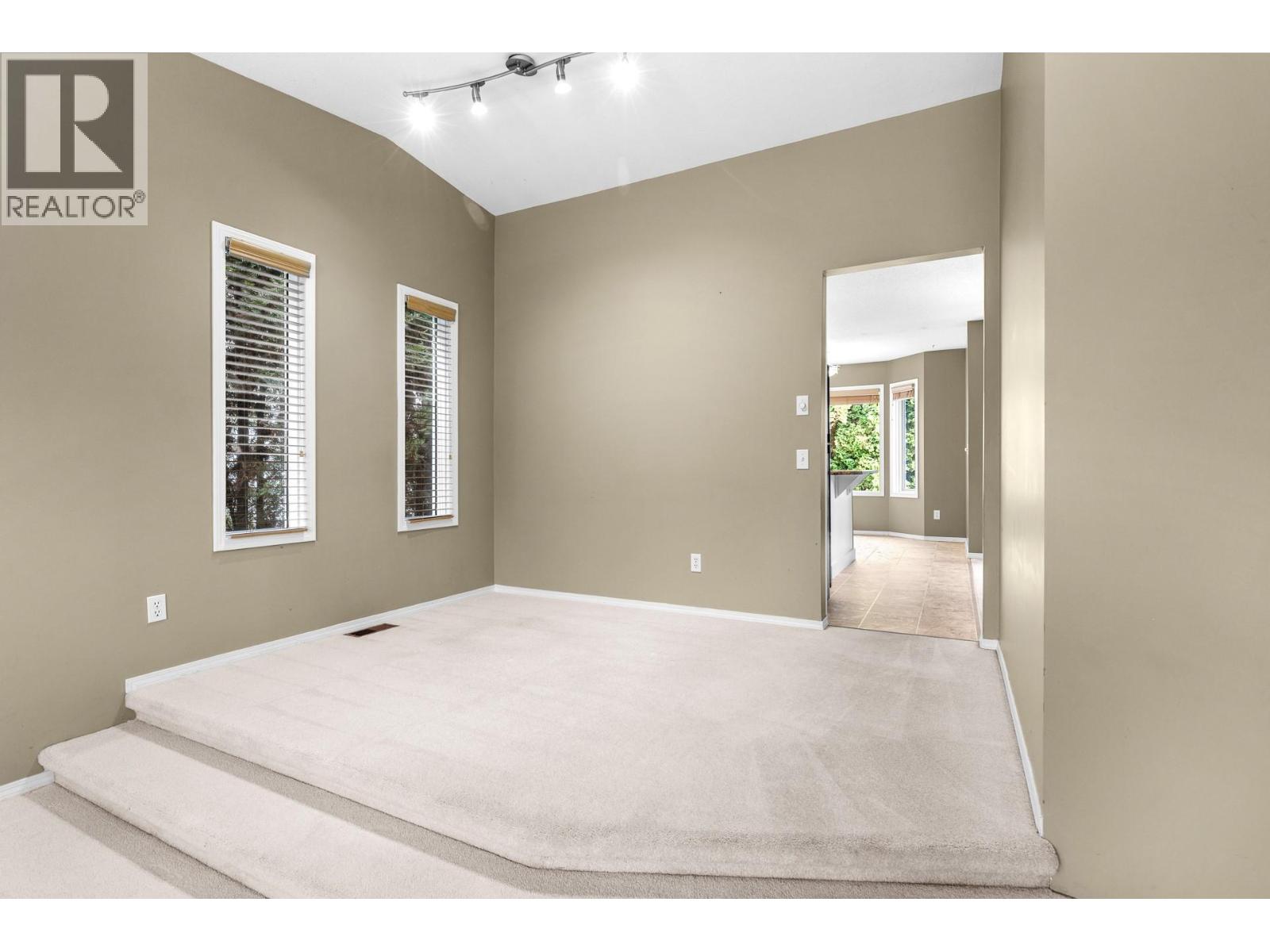 602 Willms Road, Kelowna, British Columbia  V1W 1B6 - Photo 11 - 10397792