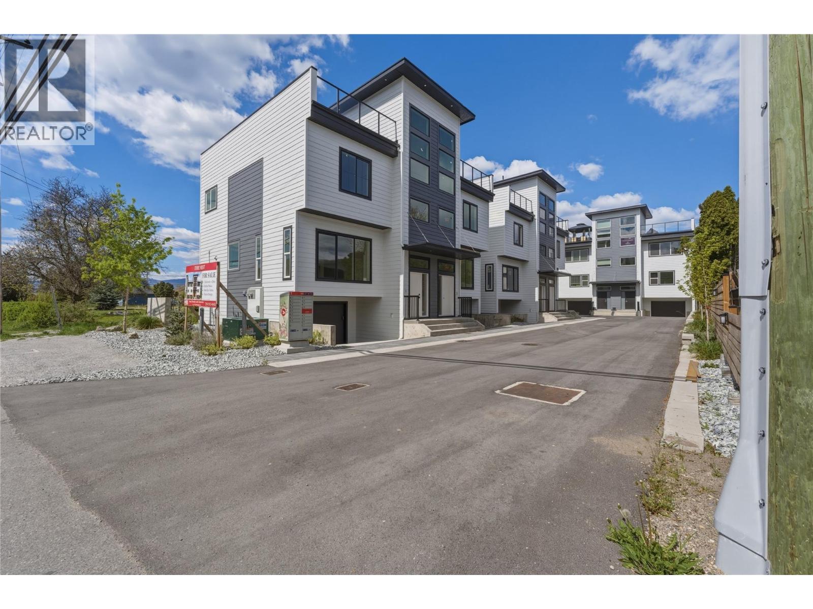 5661 Okanagan Landing Road Unit# 3, Vernon, British Columbia  V1T 7A6 - Photo 1 - 10395005