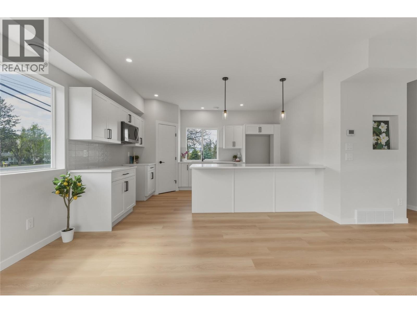 5661 Okanagan Landing Road Unit# 3, Vernon, British Columbia  V1T 7A6 - Photo 5 - 10395005