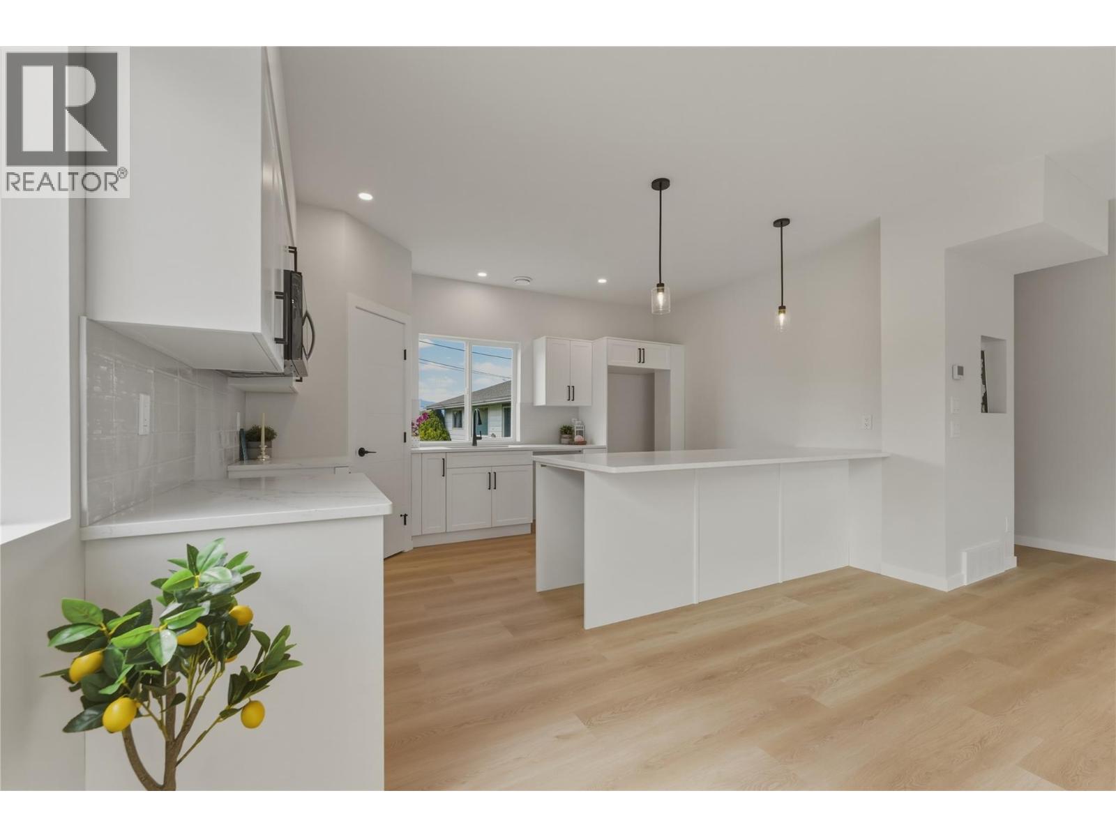 5661 Okanagan Landing Road Unit# 3, Vernon, British Columbia  V1T 7A6 - Photo 6 - 10395005