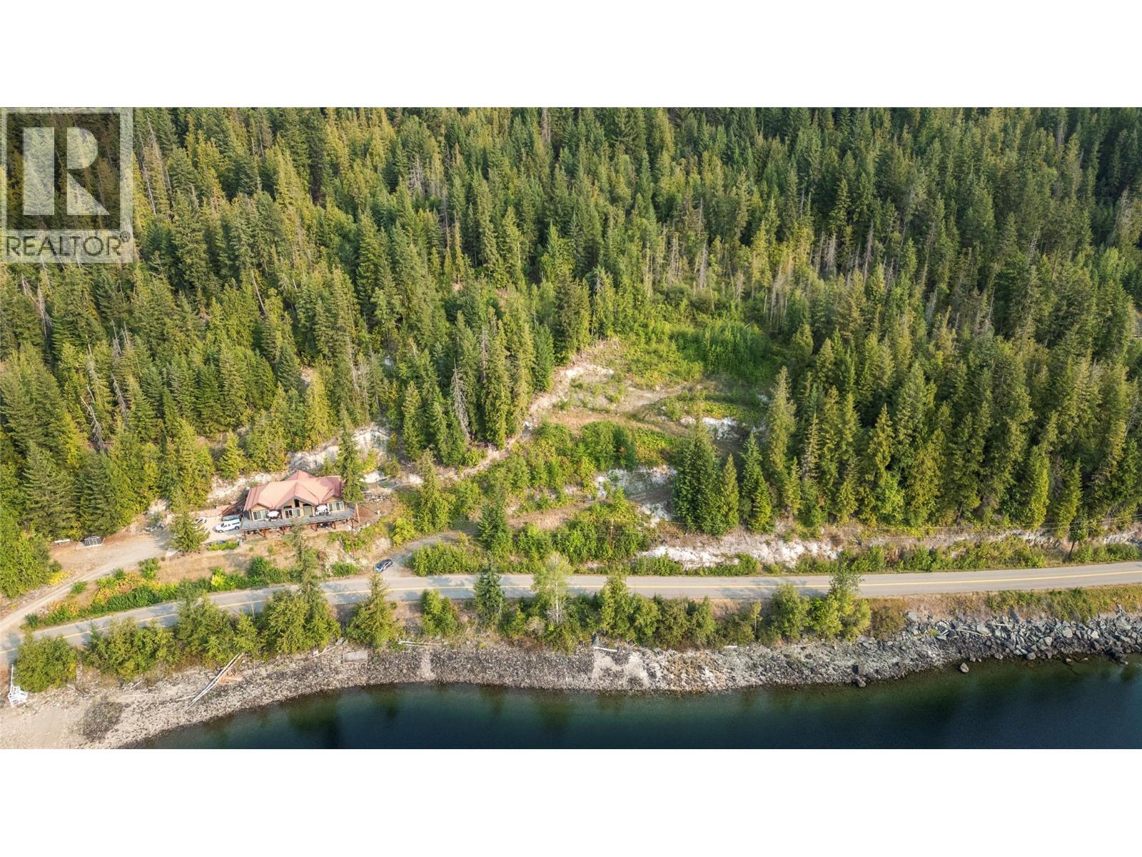 8021 Squilax-Anglemont Road, Anglemont, British Columbia  V0E 1M8 - Photo 3 - 10399023