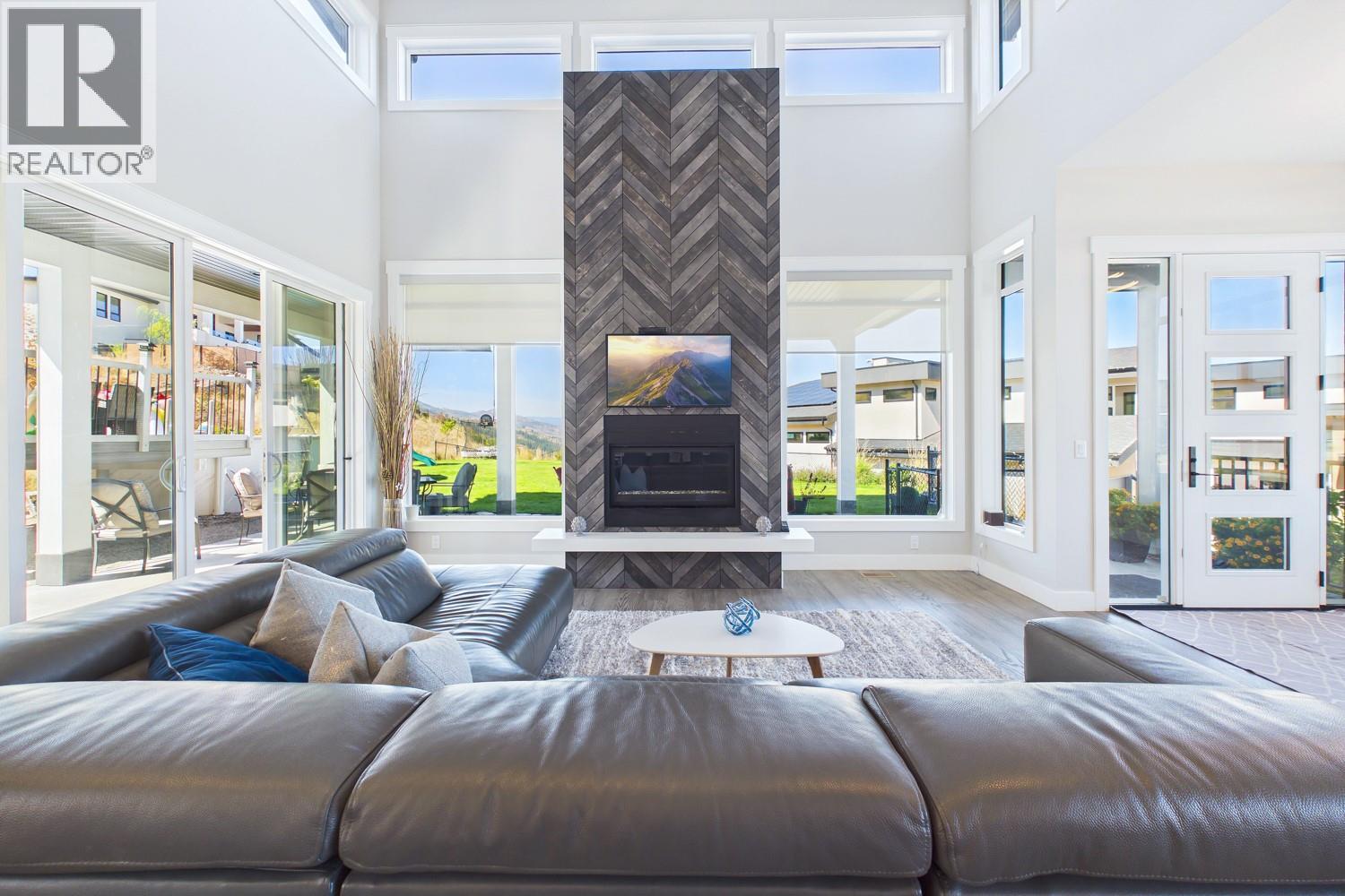 439 Redtail Court, Kelowna, British Columbia  V1W 0B1 - Photo 3 - 10398995