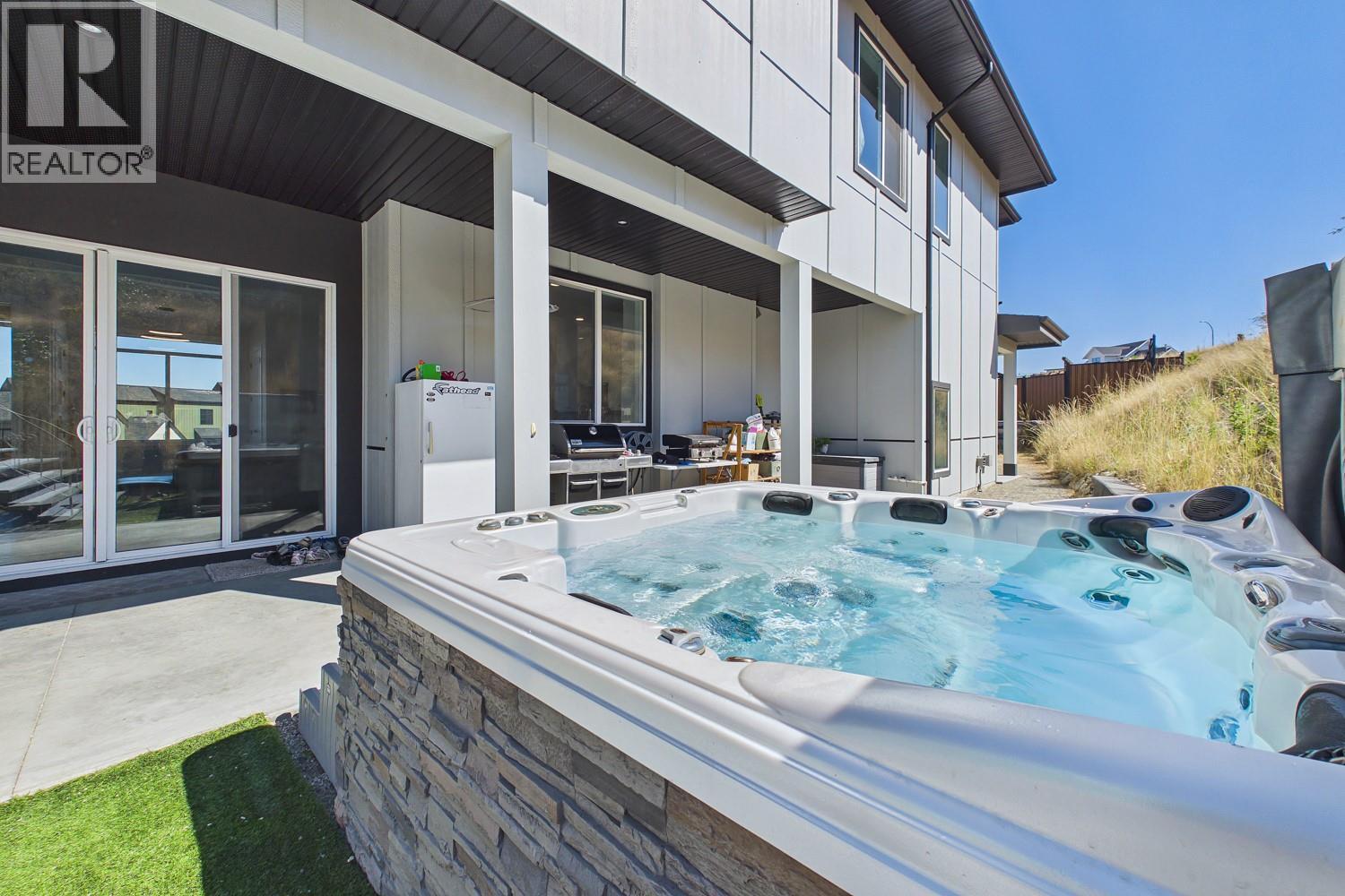 439 Redtail Court, Kelowna, British Columbia  V1W 0B1 - Photo 54 - 10398995