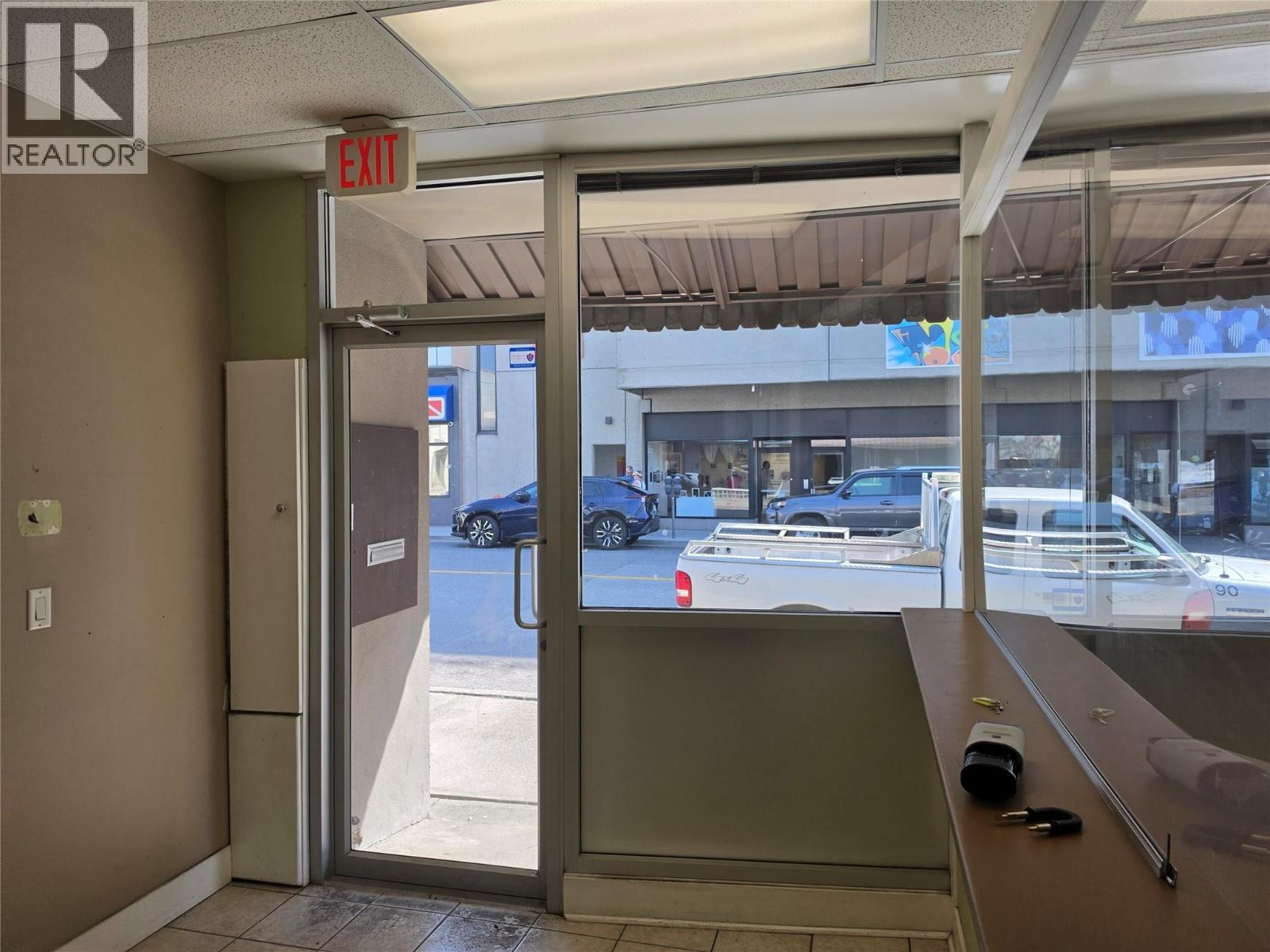 3209/3211 31 Avenue, Vernon, British Columbia  V1T 2H2 - Photo 2 - 10387606