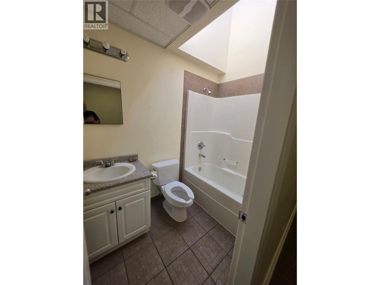 3209/3211 31 Avenue, Vernon, British Columbia  V1T 2H2 - Photo 18 - 10387598