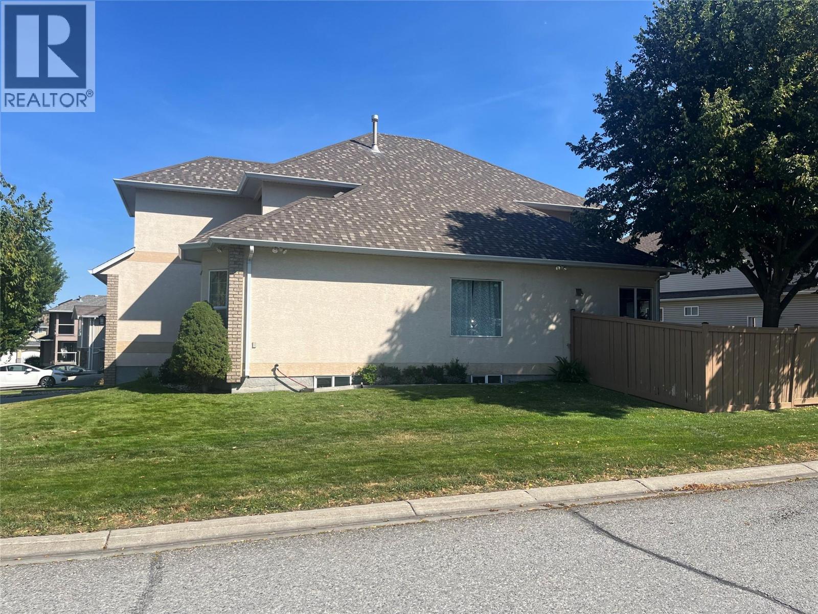 2003 Panorama Court, Kamloops, British Columbia  V2E 2S1 - Photo 3 - 10399079
