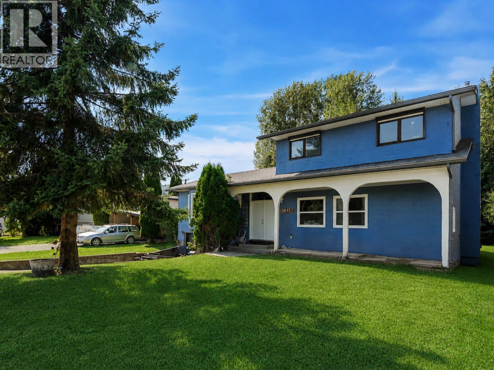 1641 11th Avenue, Fernie, British Columbia  V0B 1M0 - Photo 1 - 10398948