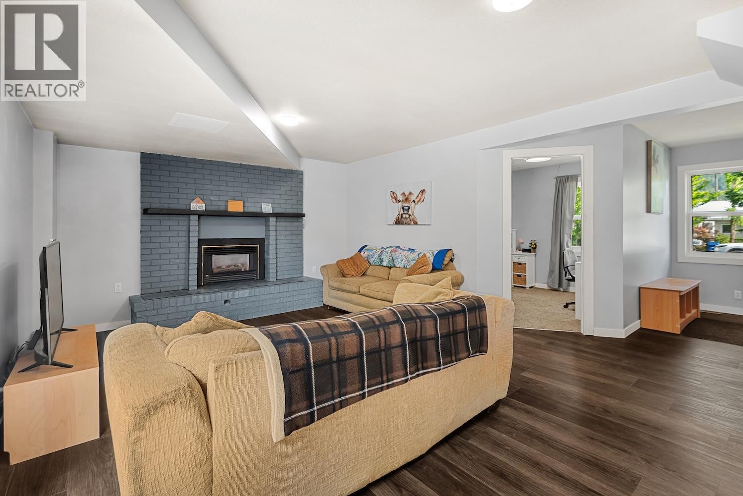 1641 11th Avenue, Fernie, British Columbia  V0B 1M0 - Photo 10 - 10398948