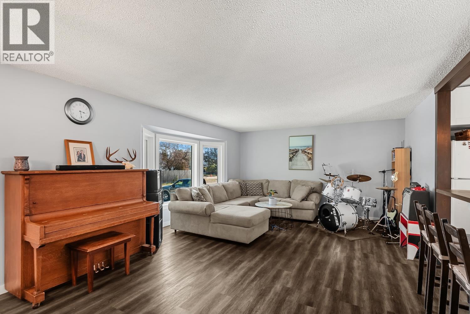 1641 11th Avenue, Fernie, British Columbia  V0B 1M0 - Photo 3 - 10398948