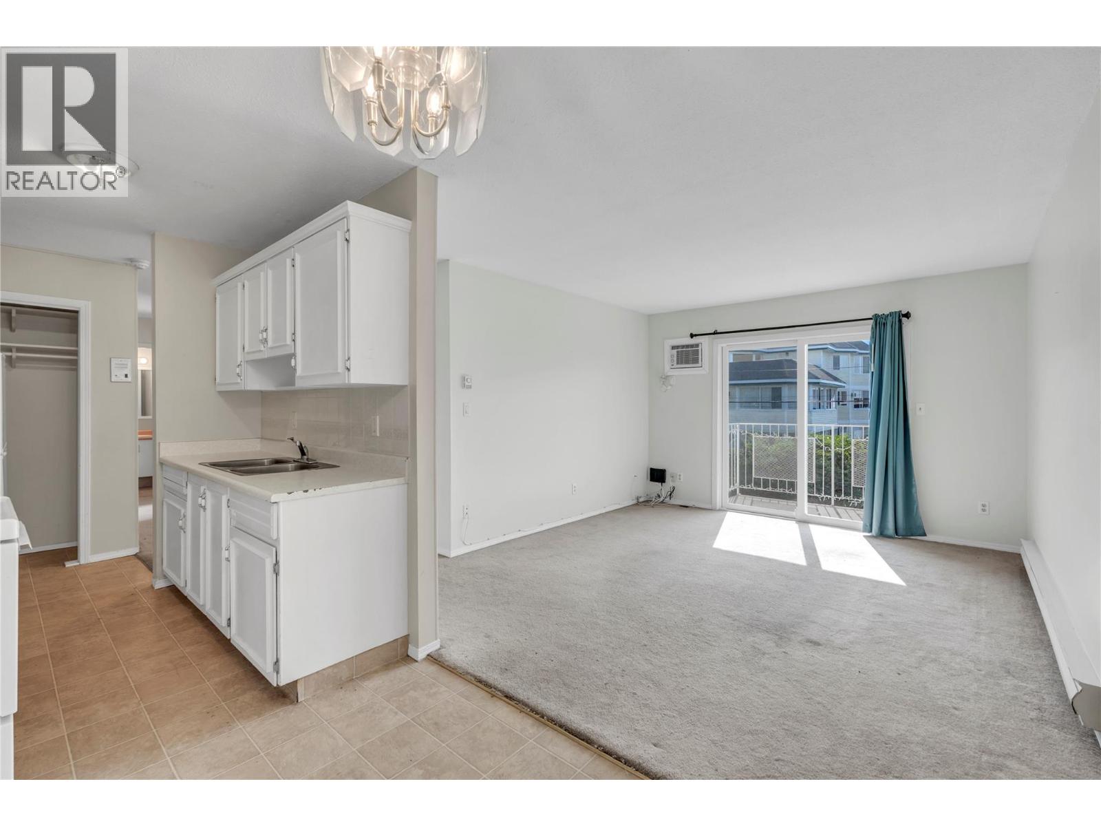 198 Roy Avenue Unit# 208, Penticton, British Columbia  V2A 3M9 - Photo 3 - 10397648