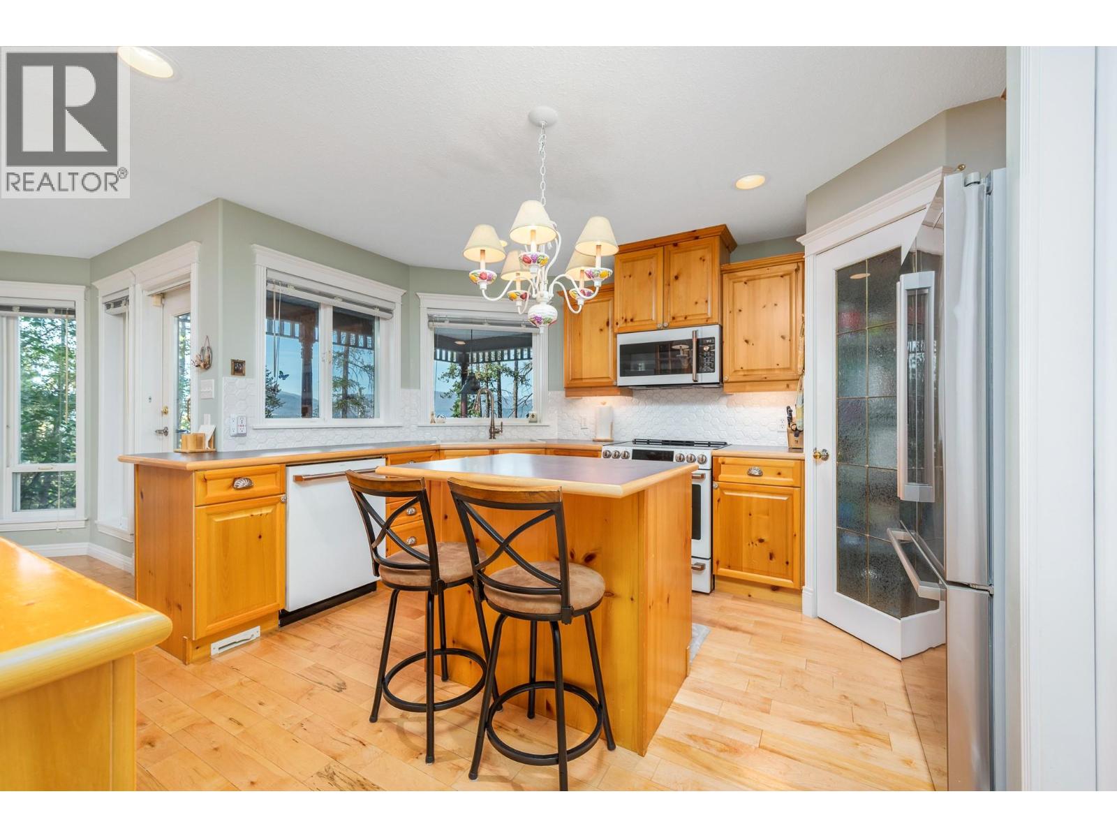 9725 Cameron Road, Vernon, British Columbia  V1H 1K9 - Photo 15 - 10399041