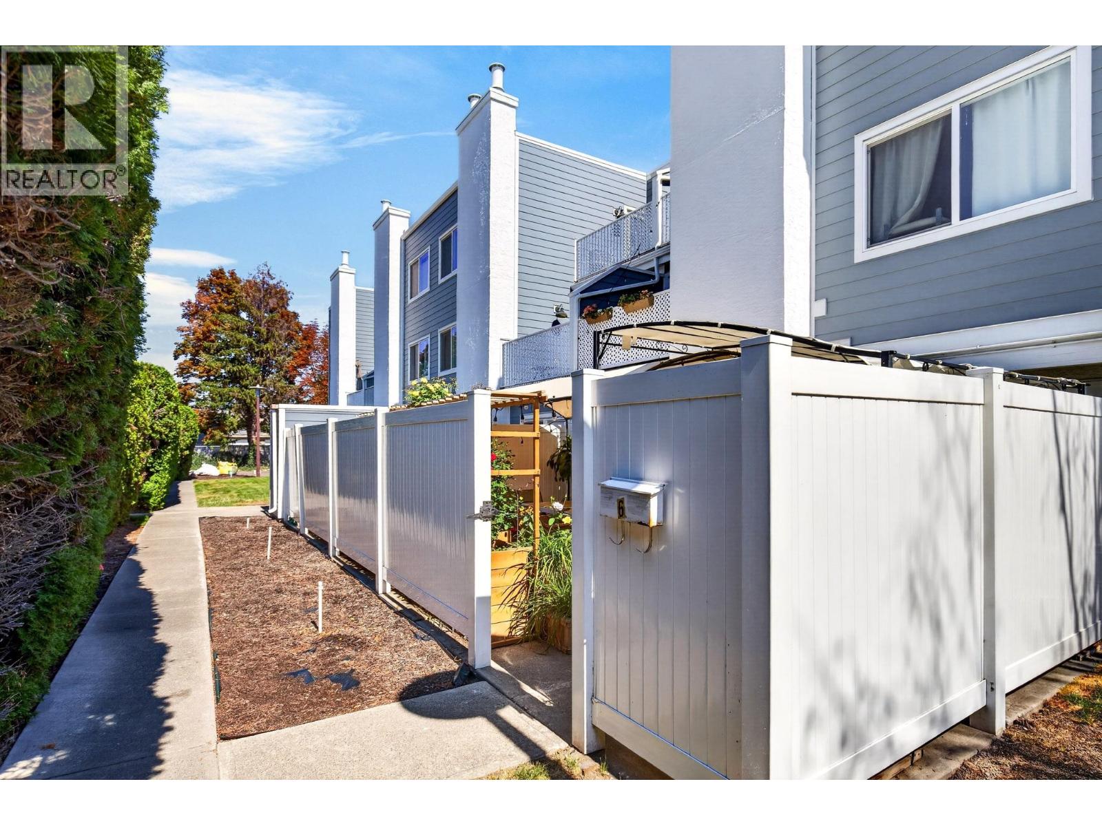 1481 Inkar Road Unit# 6, Kelowna, British Columbia  V1Y 8J1 - Photo 2 - 10398723