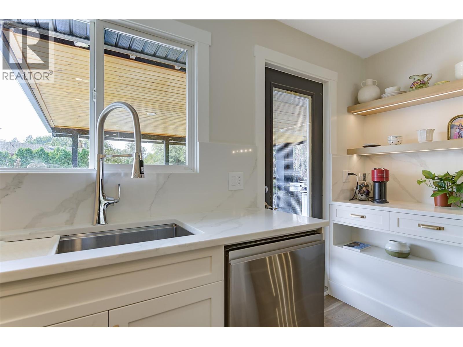 1126 Pinecrest Lane, Kelowna, British Columbia  V1Y 4L5 - Photo 16 - 10399066