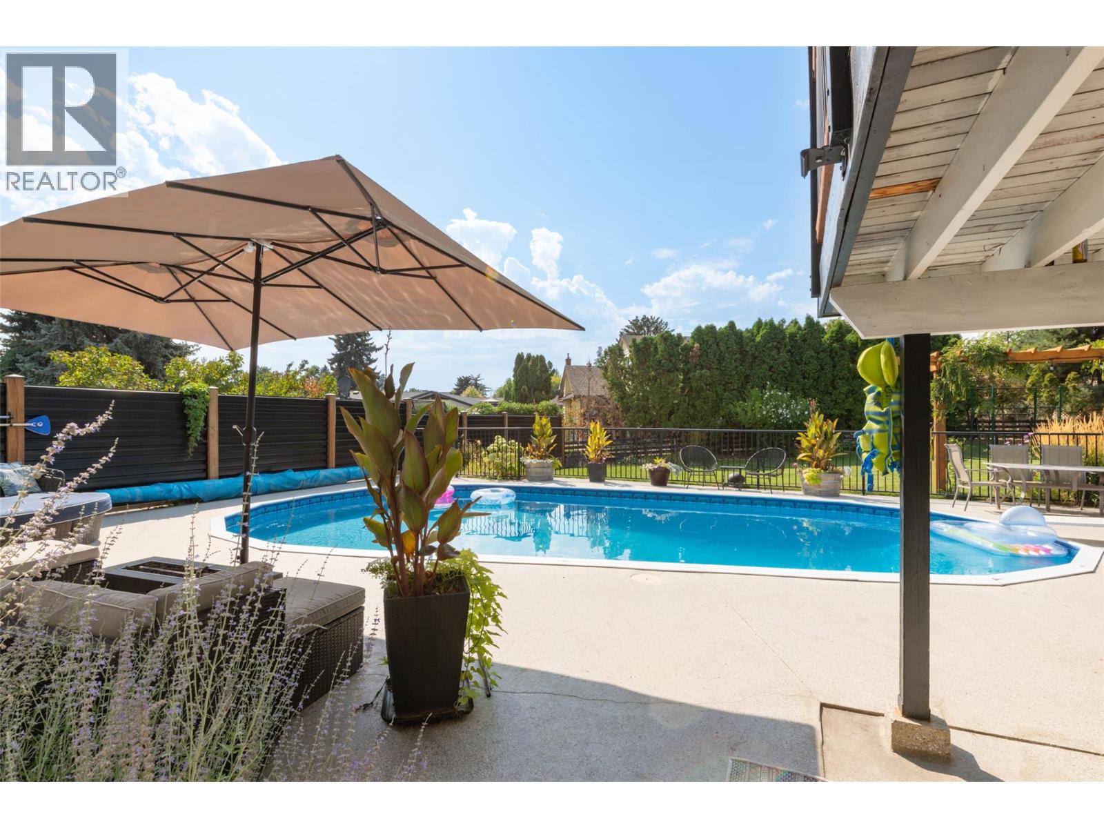 1126 Pinecrest Lane, Kelowna, British Columbia  V1Y 4L5 - Photo 44 - 10399066