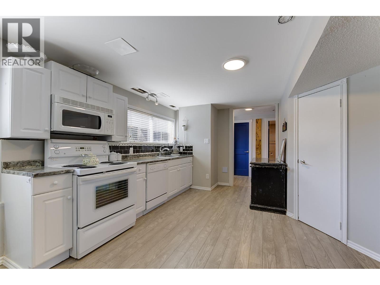 1126 Pinecrest Lane, Kelowna, British Columbia  V1Y 4L5 - Photo 53 - 10399066