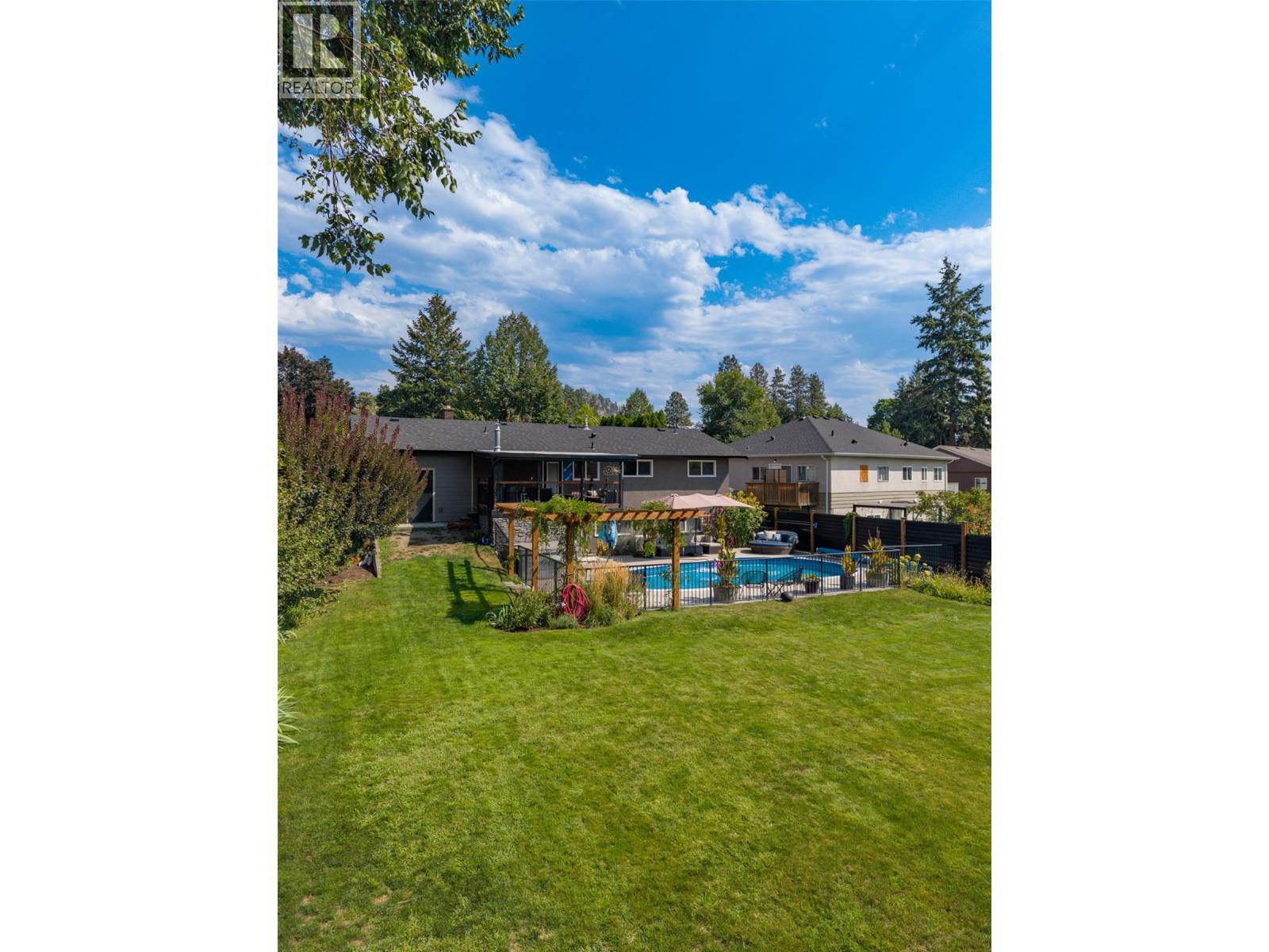 1126 Pinecrest Lane, Kelowna, British Columbia  V1Y 4L5 - Photo 6 - 10399066