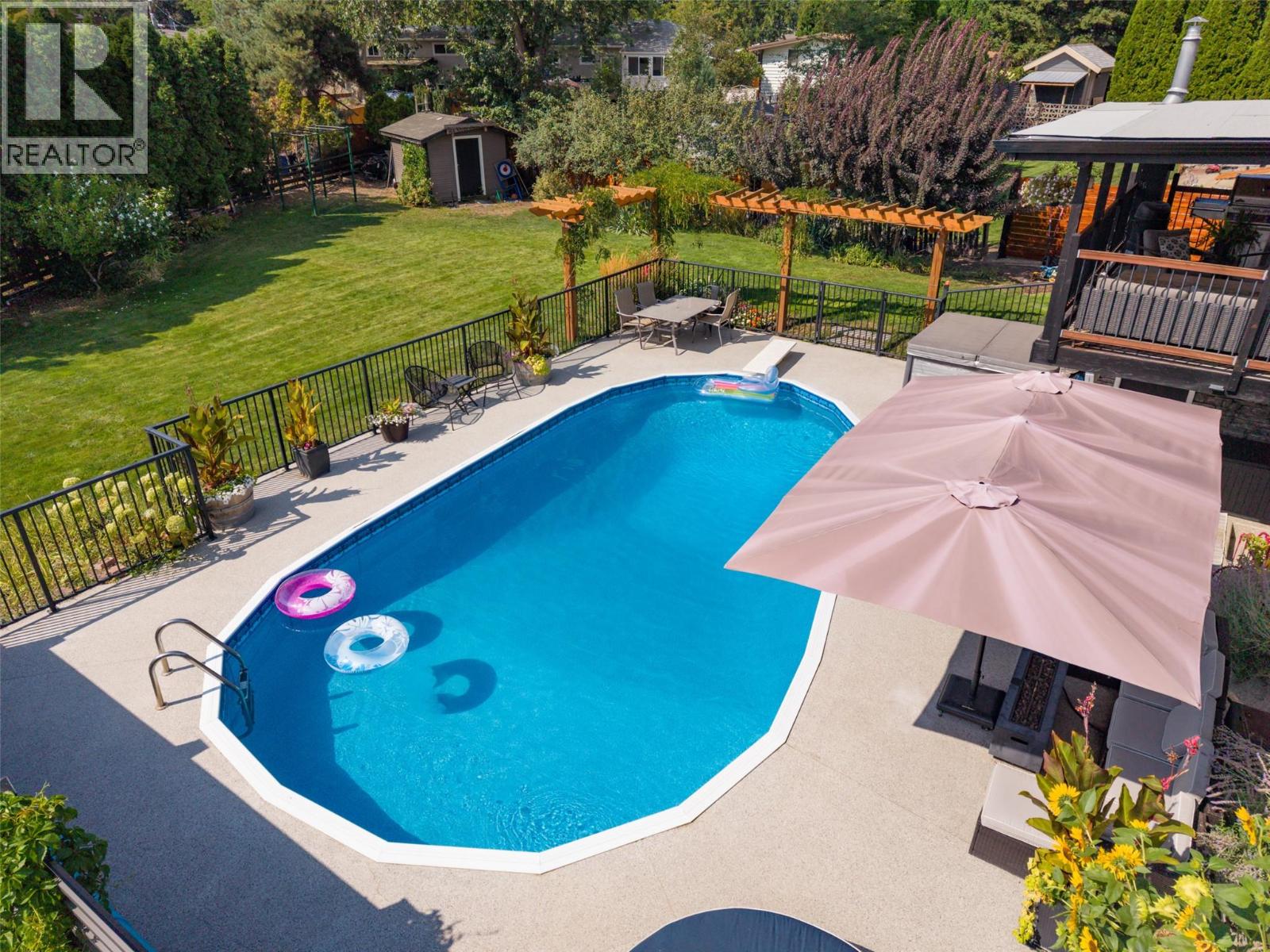 1126 Pinecrest Lane, Kelowna, British Columbia  V1Y 4L5 - Photo 9 - 10399066