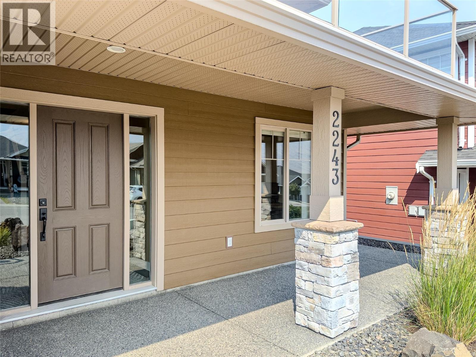 2243 Grasslands Boulevard, Kamloops, British Columbia  V2B 0E3 - Photo 2 - 10398971
