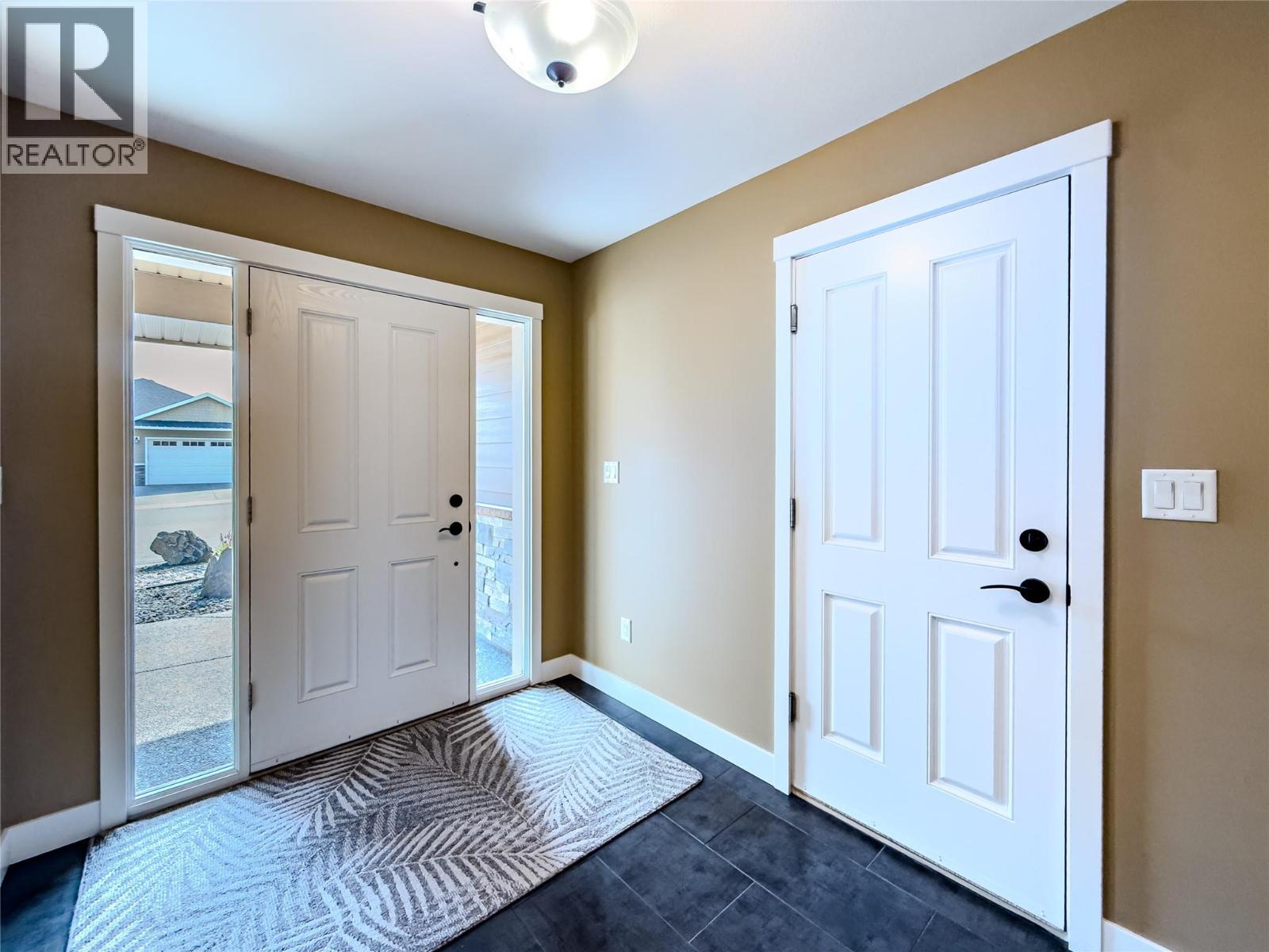 2243 Grasslands Boulevard, Kamloops, British Columbia  V2B 0E3 - Photo 3 - 10398971