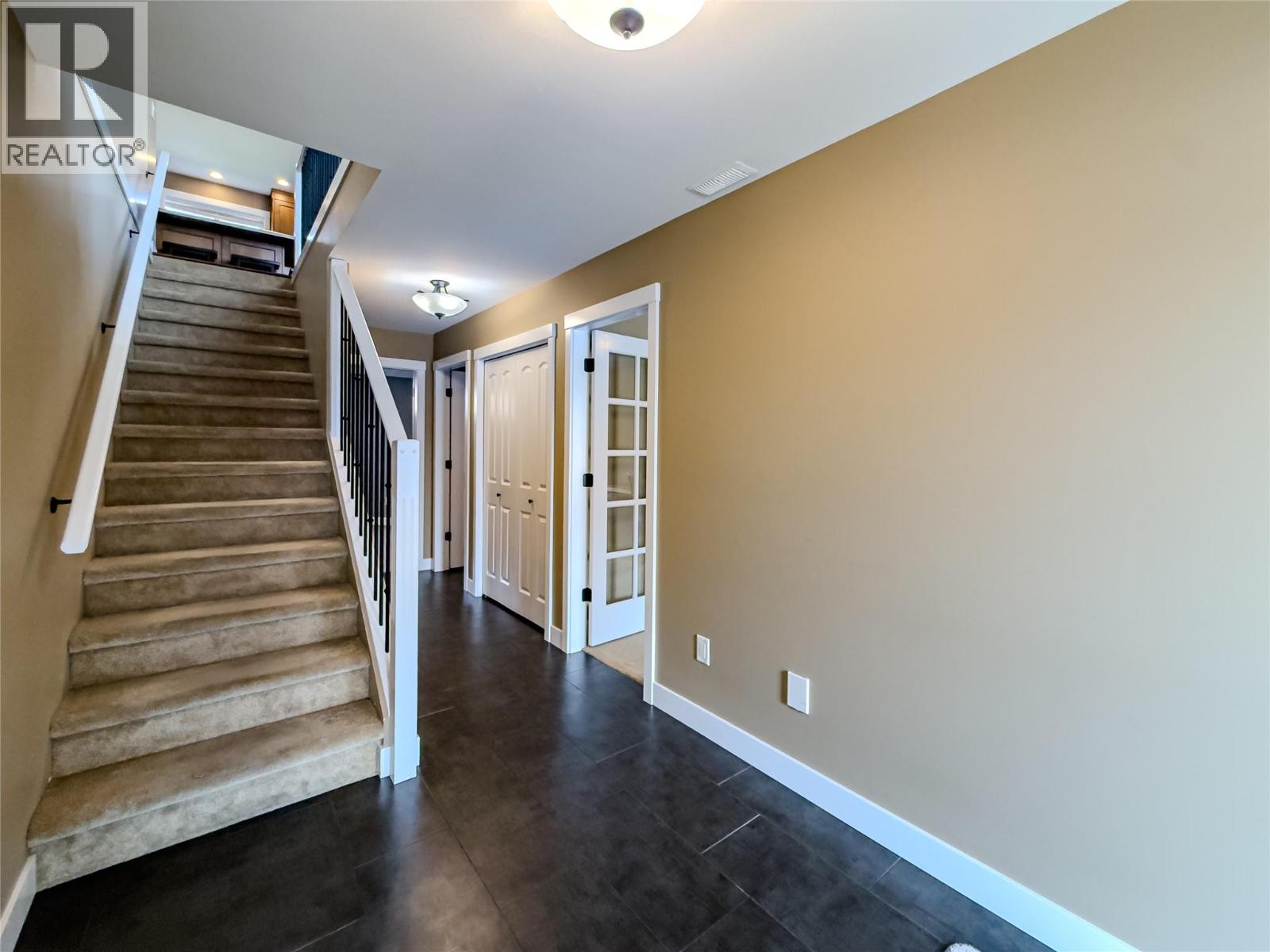 2243 Grasslands Boulevard, Kamloops, British Columbia  V2B 0E3 - Photo 4 - 10398971