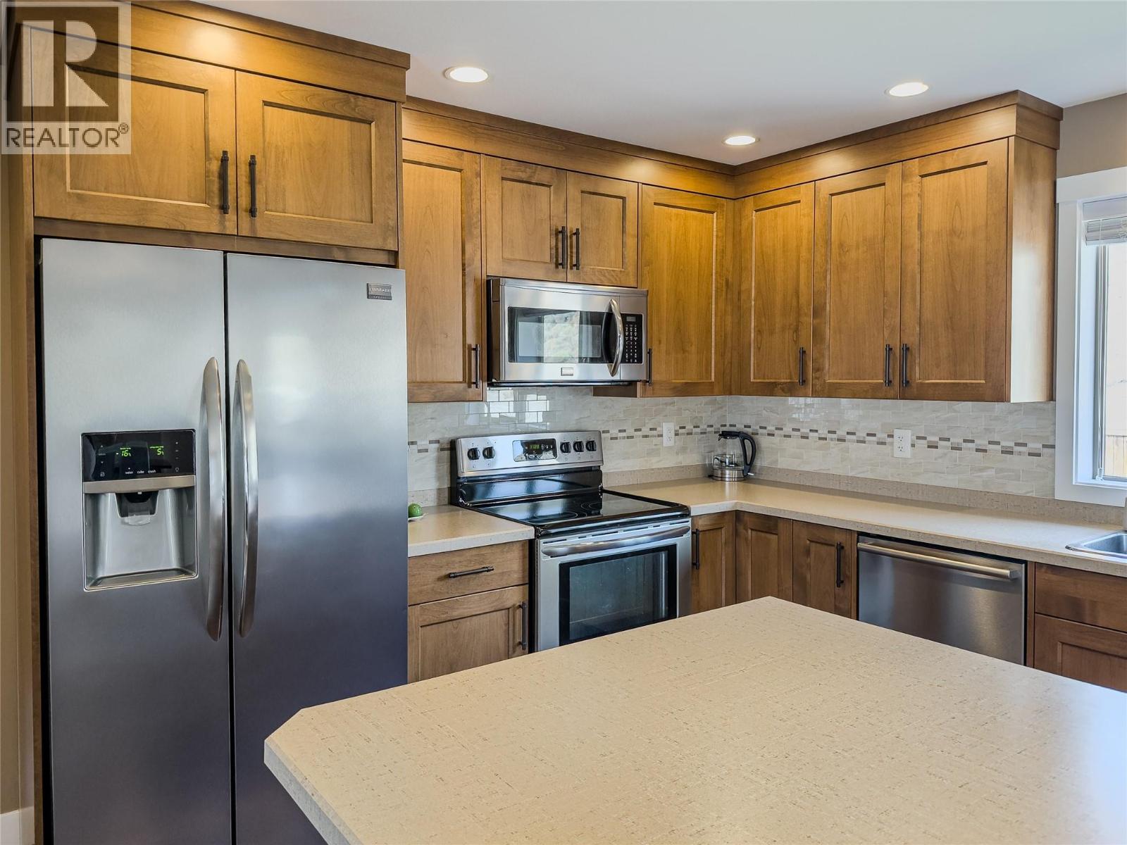2243 Grasslands Boulevard, Kamloops, British Columbia  V2B 0E3 - Photo 8 - 10398971