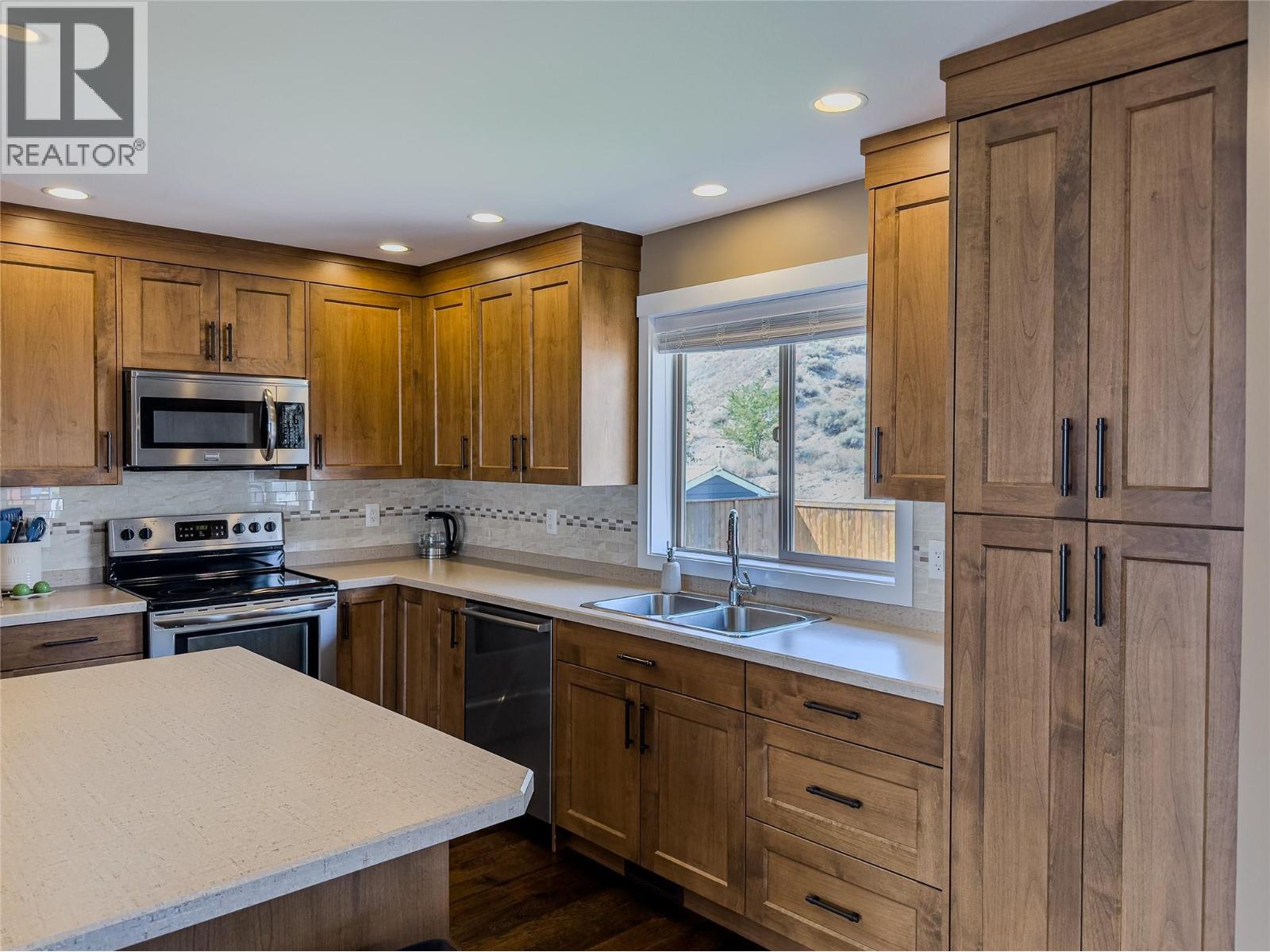 2243 Grasslands Boulevard, Kamloops, British Columbia  V2B 0E3 - Photo 9 - 10398971