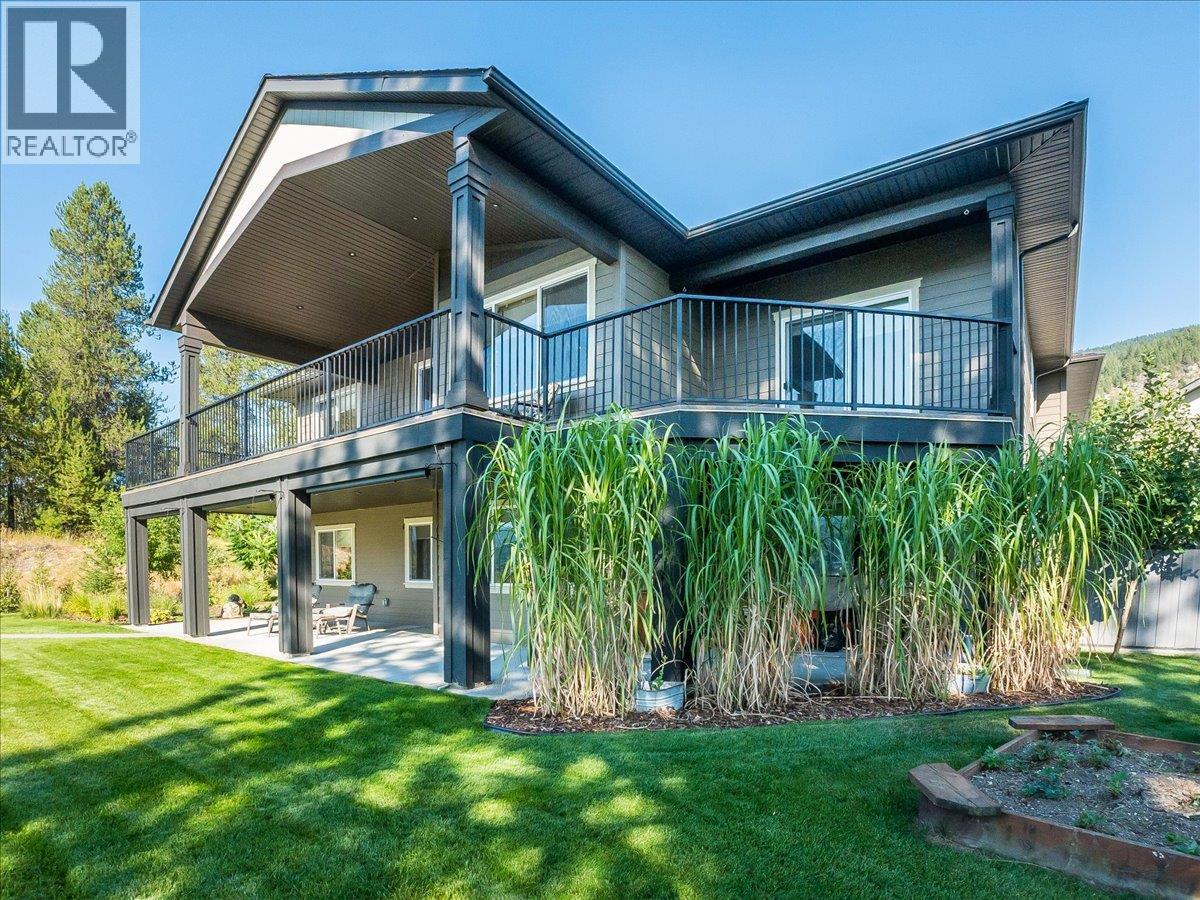 737 Prairie South Road, Castlegar, British Columbia  V1N 4K6 - Photo 10 - 10398989
