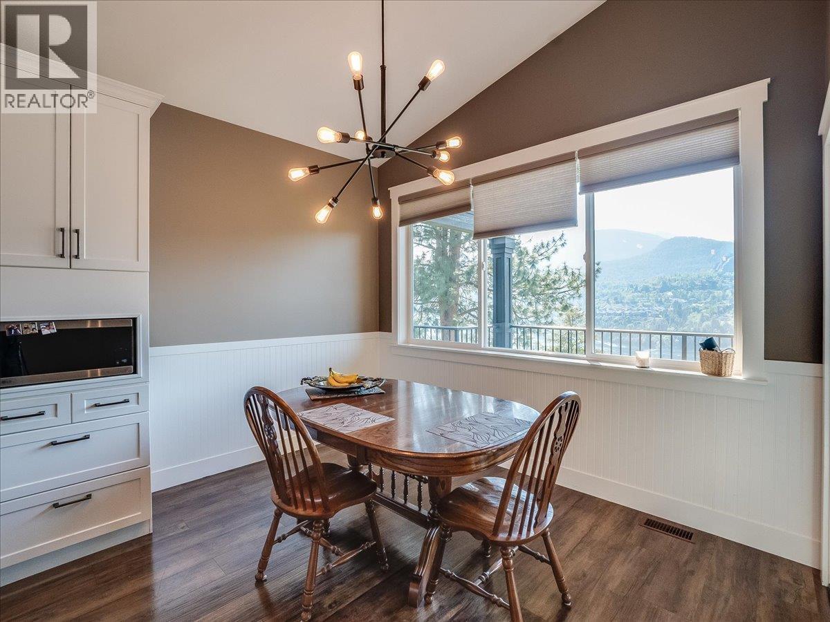 737 Prairie South Road, Castlegar, British Columbia  V1N 4K6 - Photo 19 - 10398989